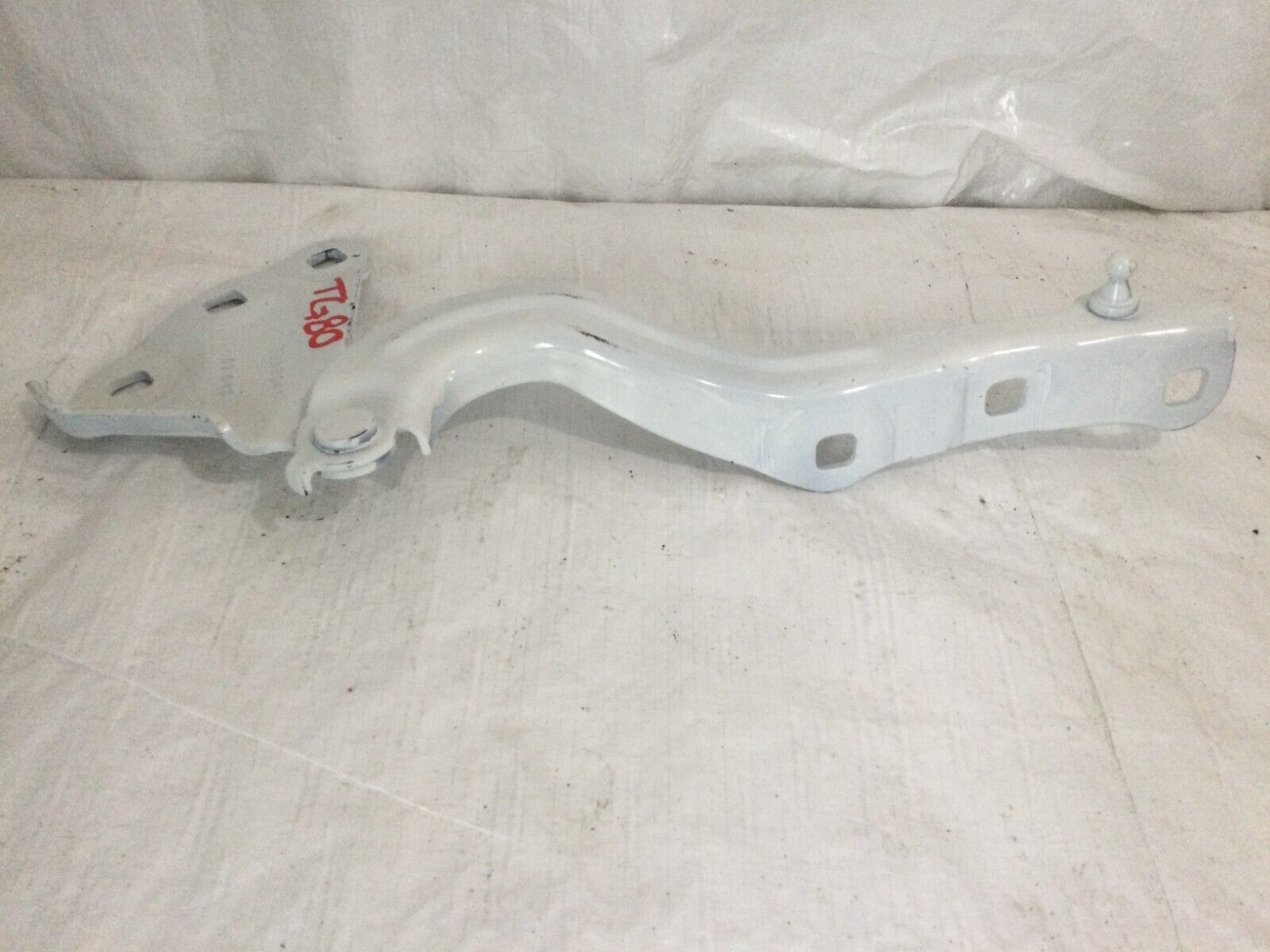 2021 Chevrolet Silverado 1500 Front Left Hinge 3388841 OEM