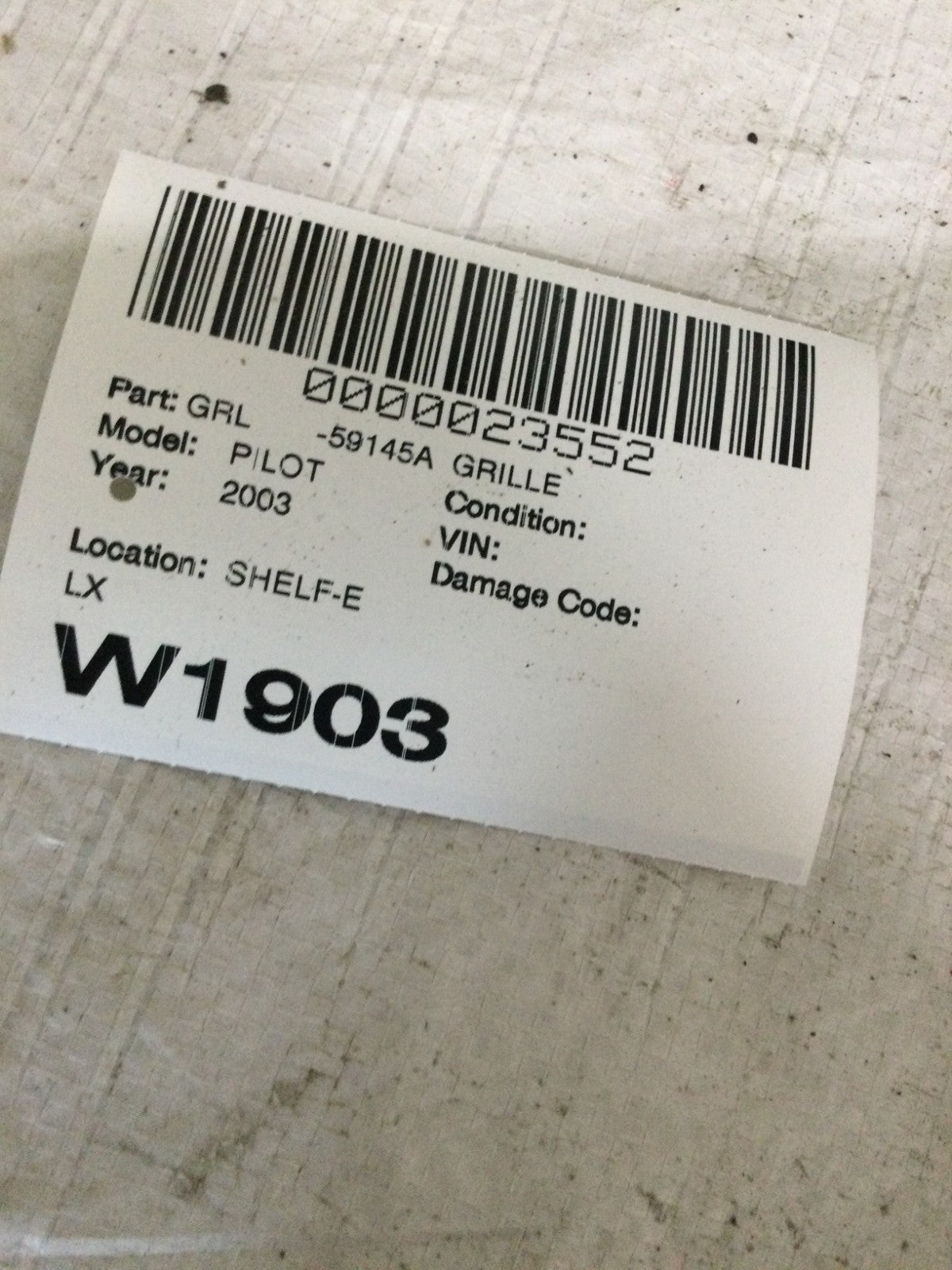 2003-2005 Honda Pilot Grille OEM MARKED LITTLE DAMAGE