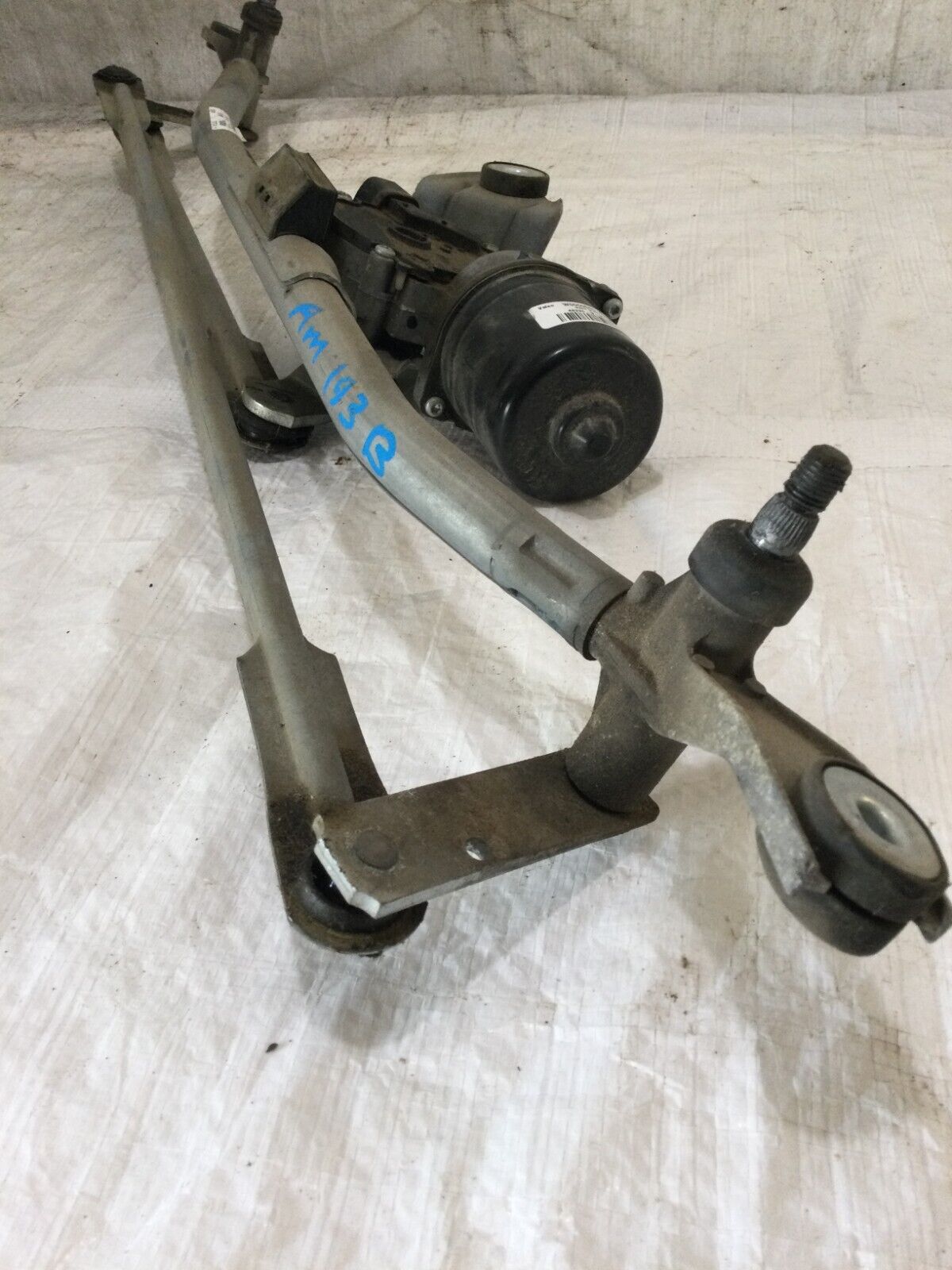 2018 Chevrolet Silverado 1500 Windshield Wiper Motor w/ Linkage 23407637 OEM