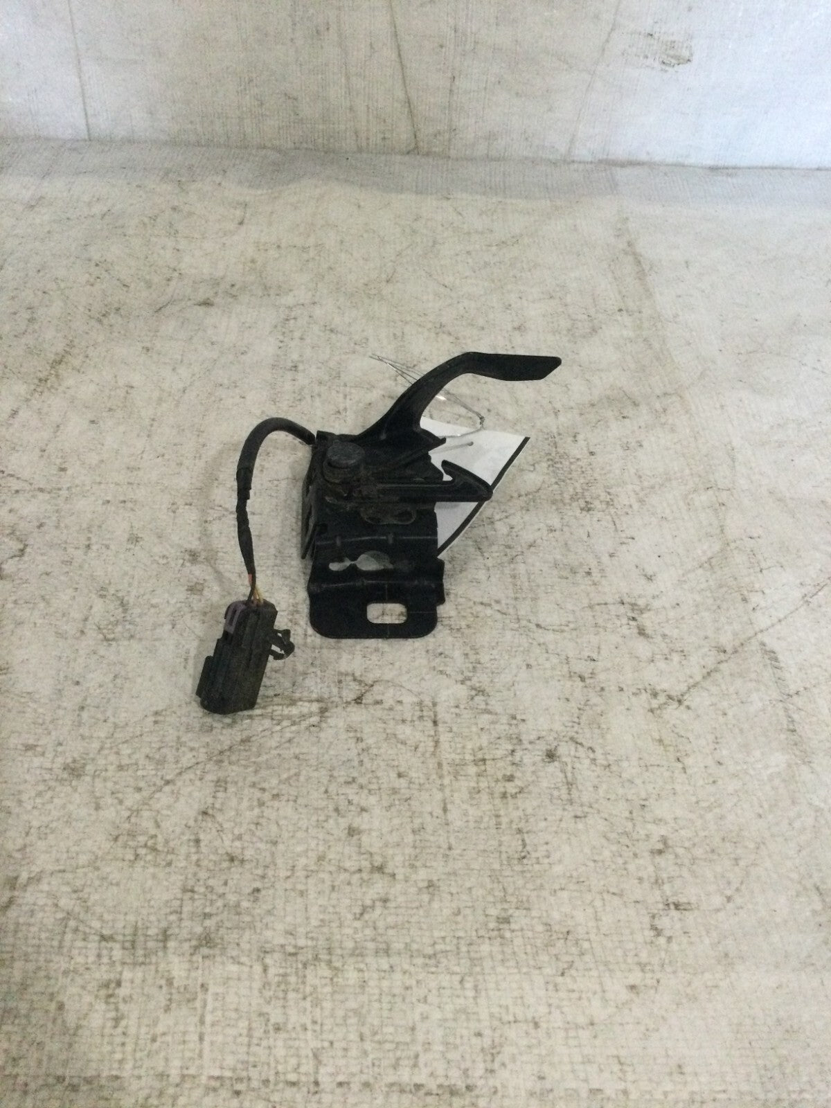 2017 Sierra Denali 1500 Hood Latch OEM