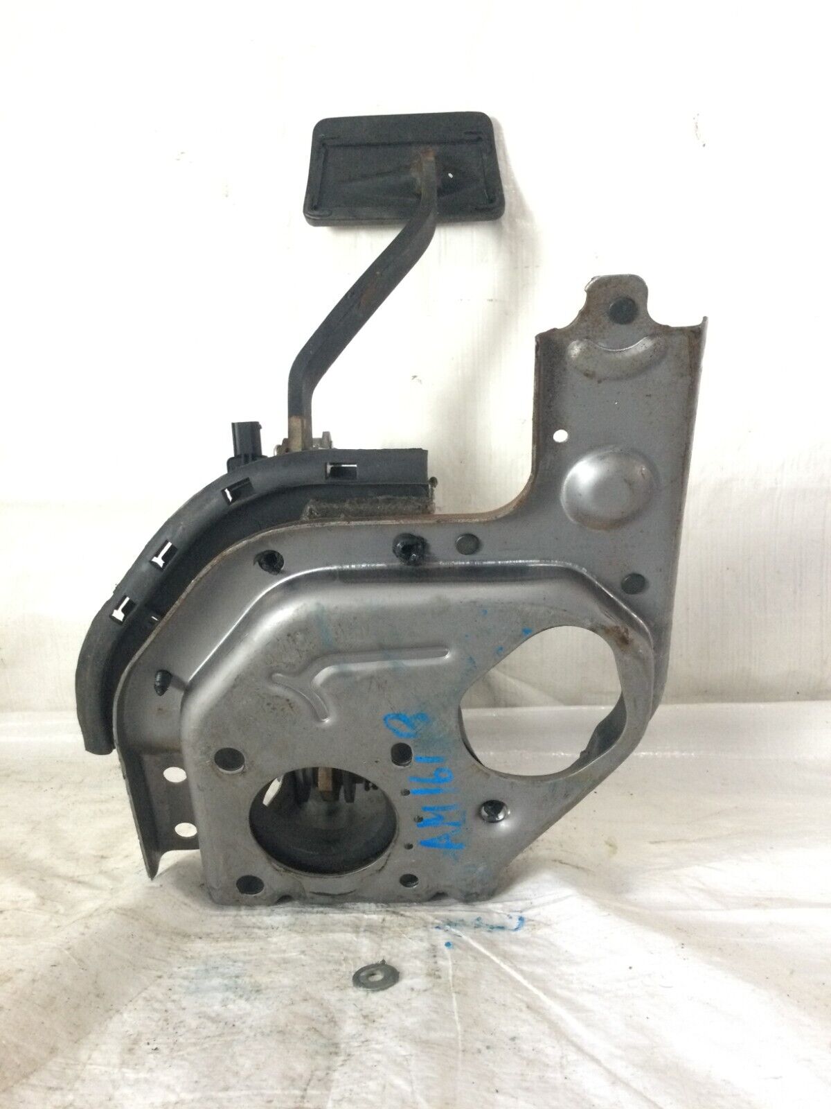 2007-2011 Cadillac Escalade ESV Brake Pedal OEM