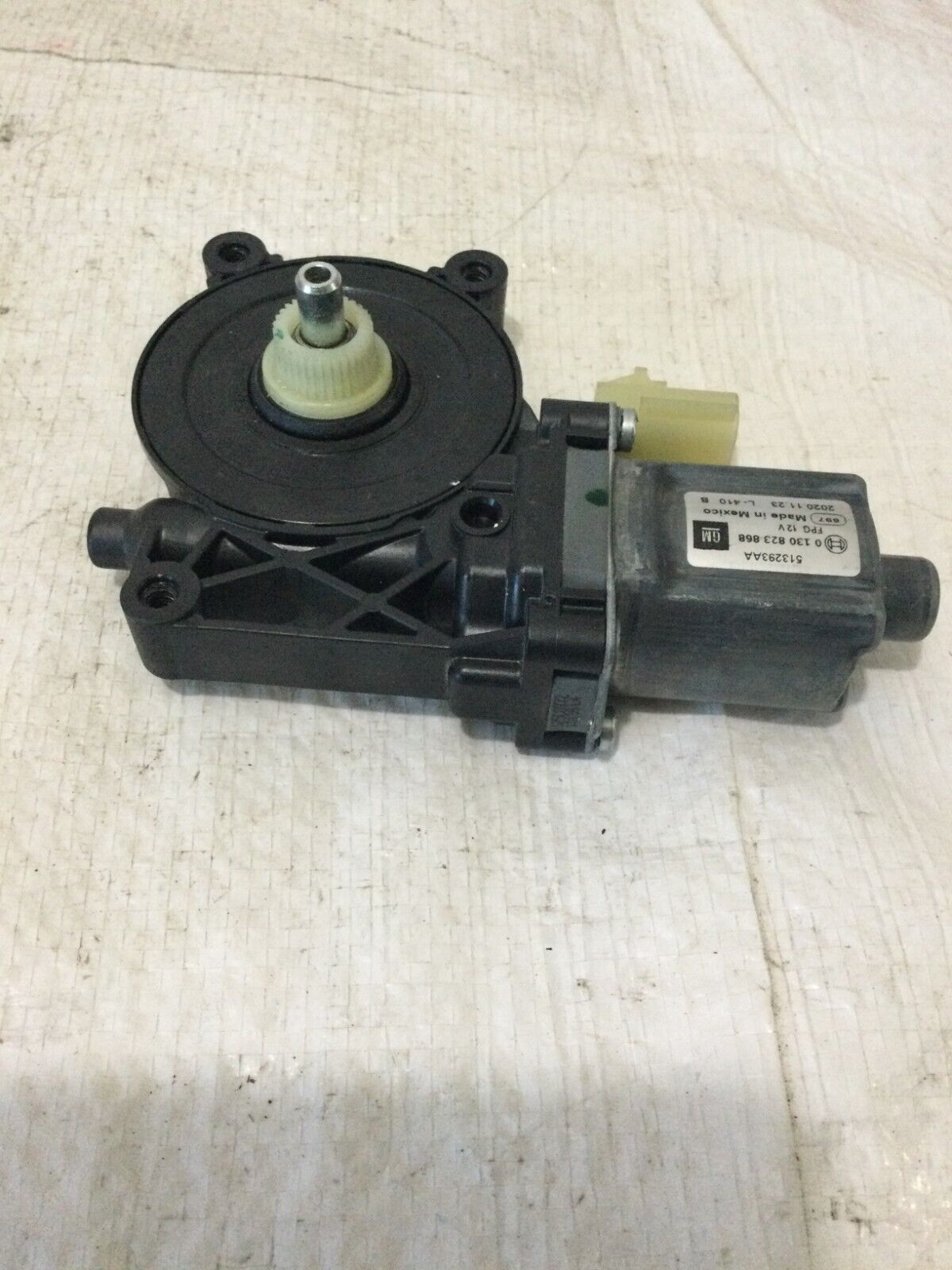 2021 GMC Sierra 3500HD Rear Back Slider Glass Motor OEM 513293AA