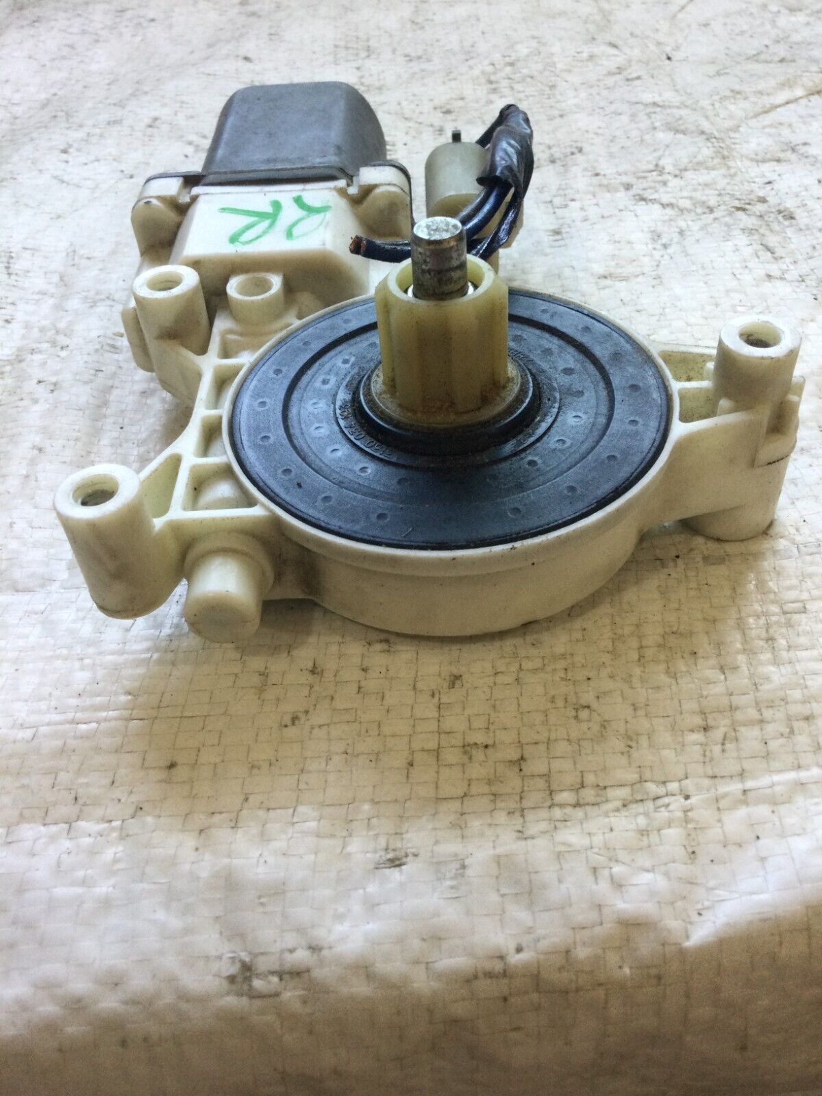2007 GMC Yukon Rear Right Power Window Motor OEM