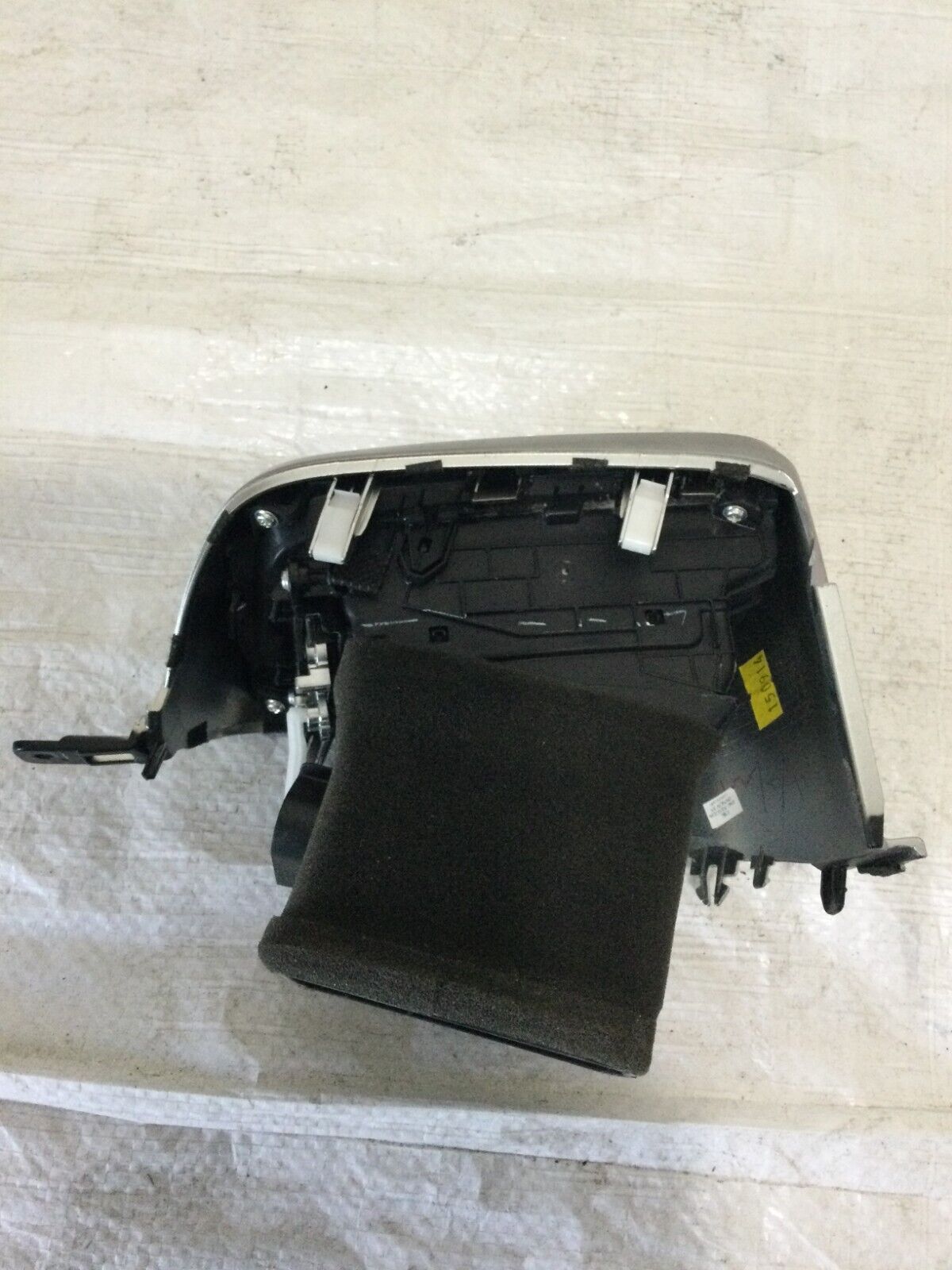 2016-2018 Kia Sorento A/C Air Vent Outlet RH Passenger Side 97490-C6000
