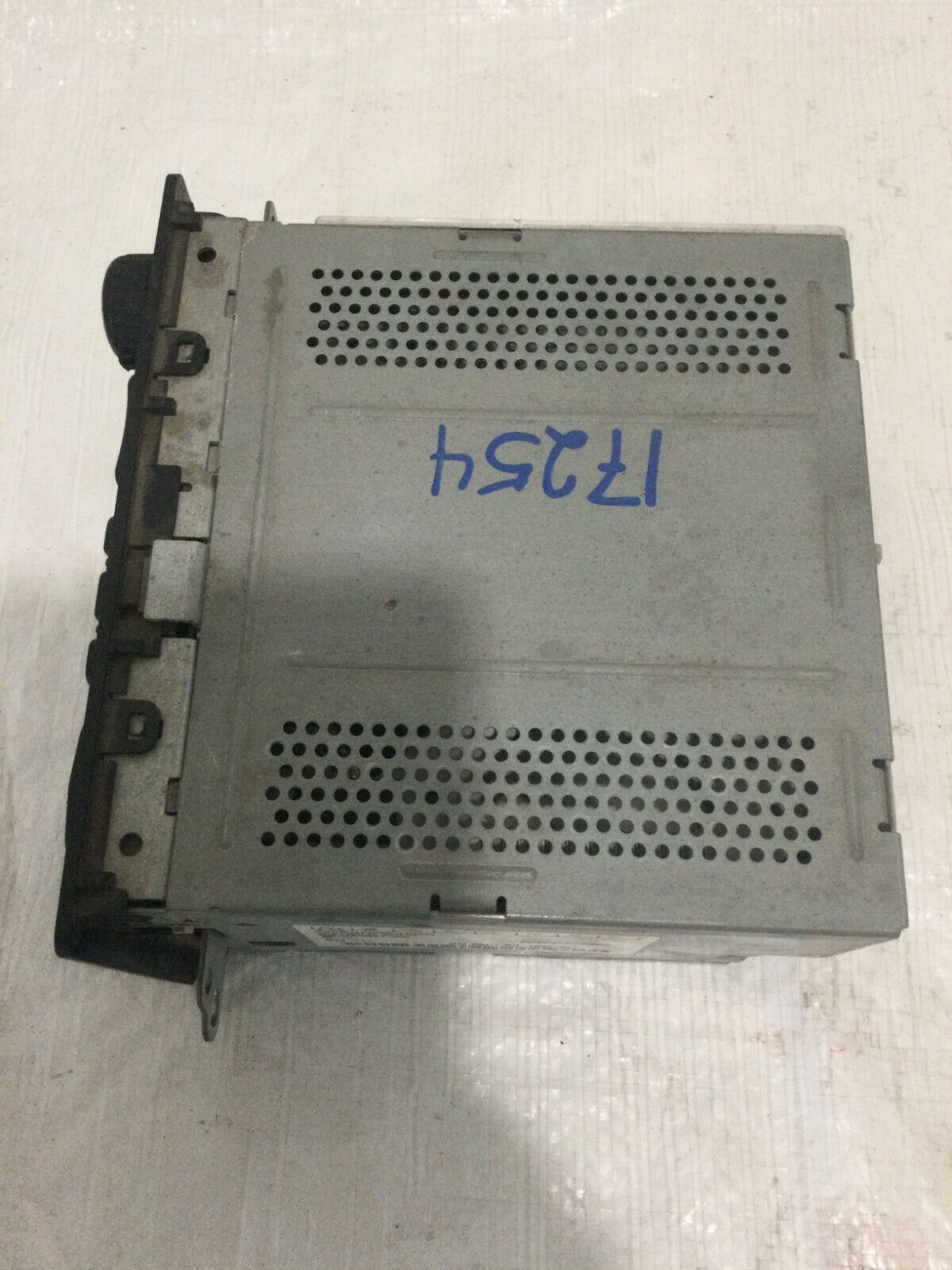 2006 GMC Sierra 2500HD Stereo AM FM Radio 6 Disc Changer CD Player OEM