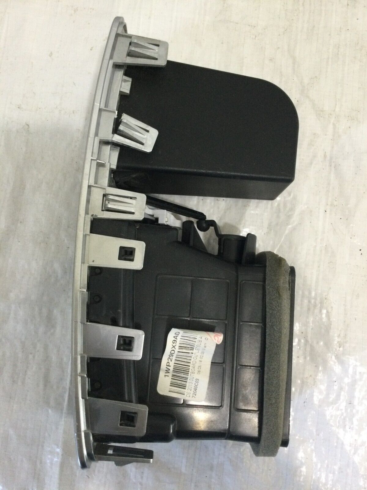 2016-2017 RAM 2500 3500 Right Heater Dash Vent 6.7L Diesel OEM