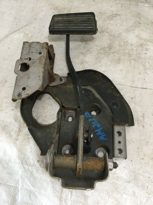 2008 GMC Sierra 2500HD Brake Pedal OEM