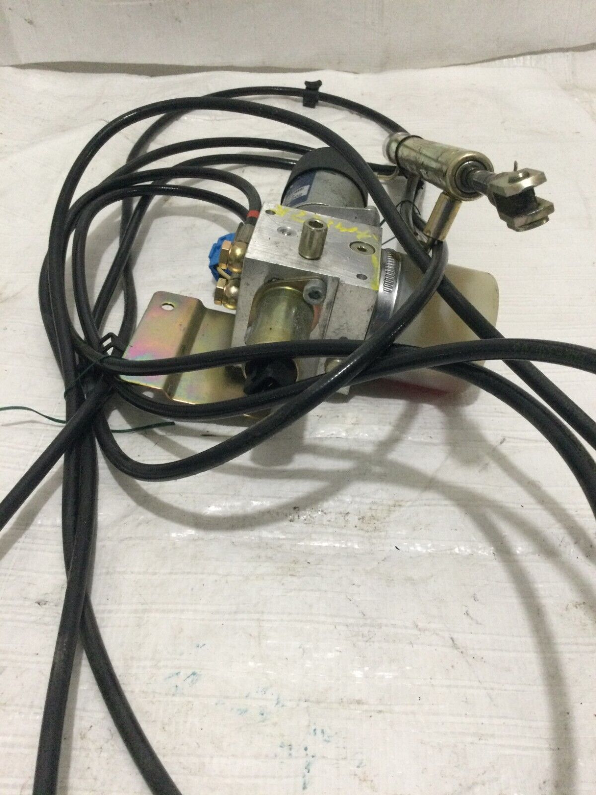 2004 BMW 745I Rear Trunk Lid Hydaulic Pump Actuator Motor 7015009 OEM