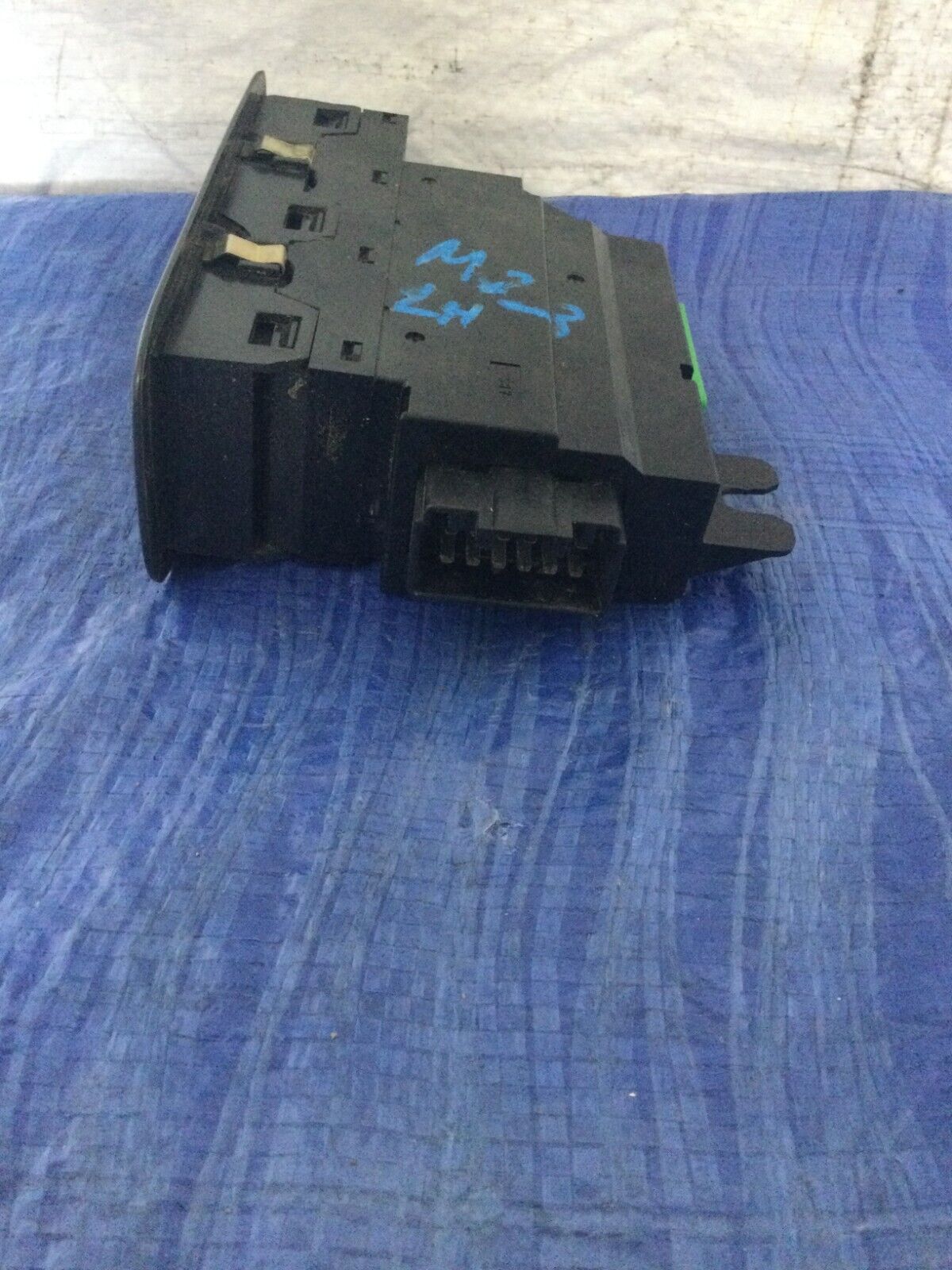 2004 Volvo S60 Front Left Driver Master Power Window Switch OEM 30658146