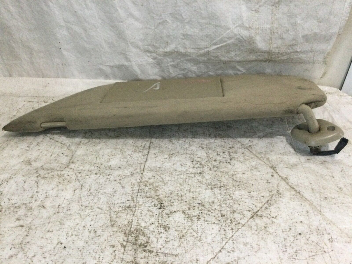 2006 Ford F-350SD Illuminated Sun Visor Left Driver Side OEM LH