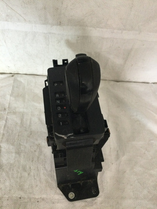 2008 Ford Escape Floor Gear Shifter Assembly OEM 8L8P 7K004 AH3JA6