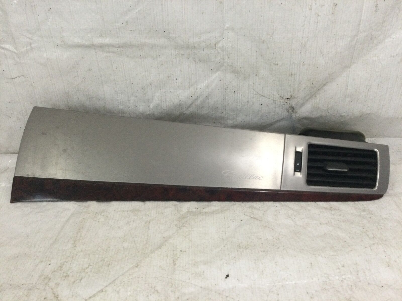 2007 Cadillac Escalade  Dash Vent  Passenger Right Side Trim RUBY 15933153