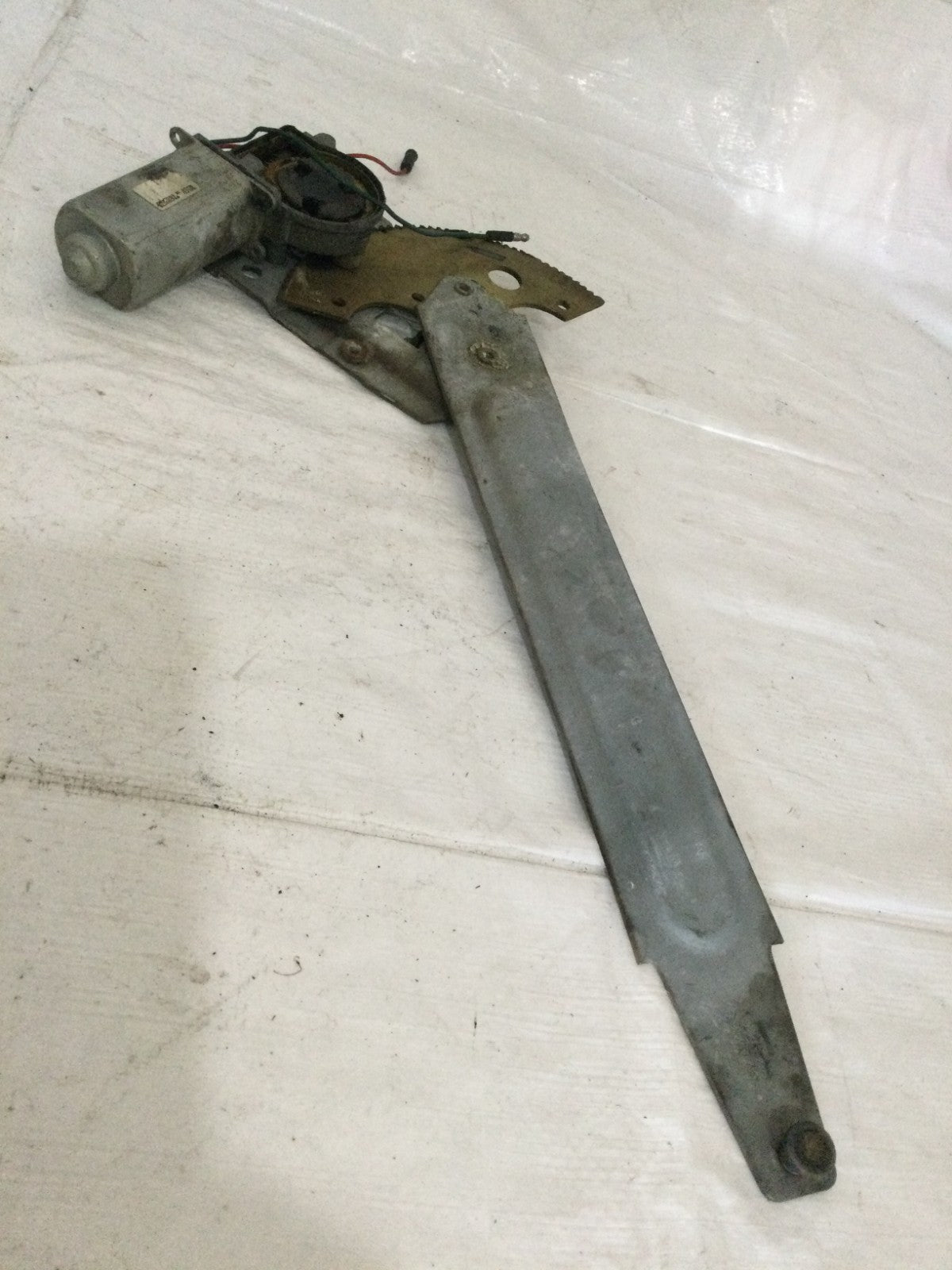 1984 Jaguar XJS Front Right Power Window Regulator OEM 7997078