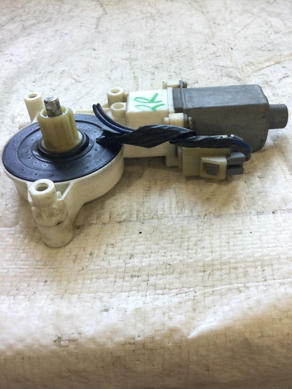 2007 GMC Yukon Rear Right Power Window Motor OEM