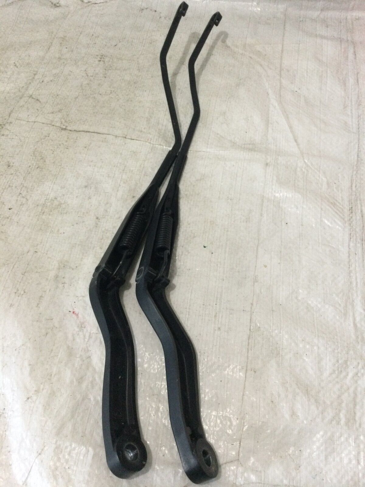 2017 Ram 1500 Right Left Side Wiper Arm Set  89813-702 OEM