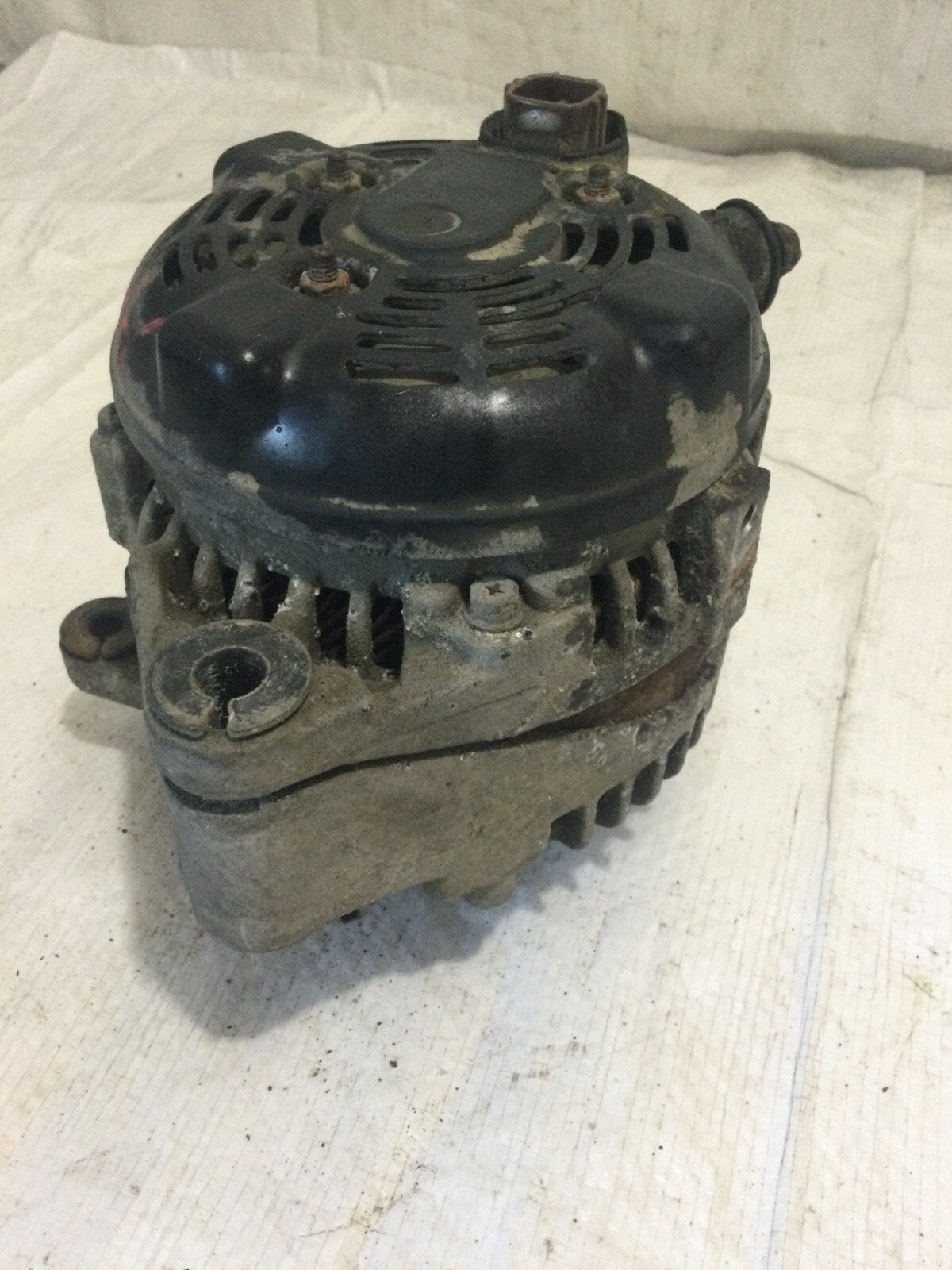 2005 Toyota 4Runner Alternator Motor OEM 4.7L V8