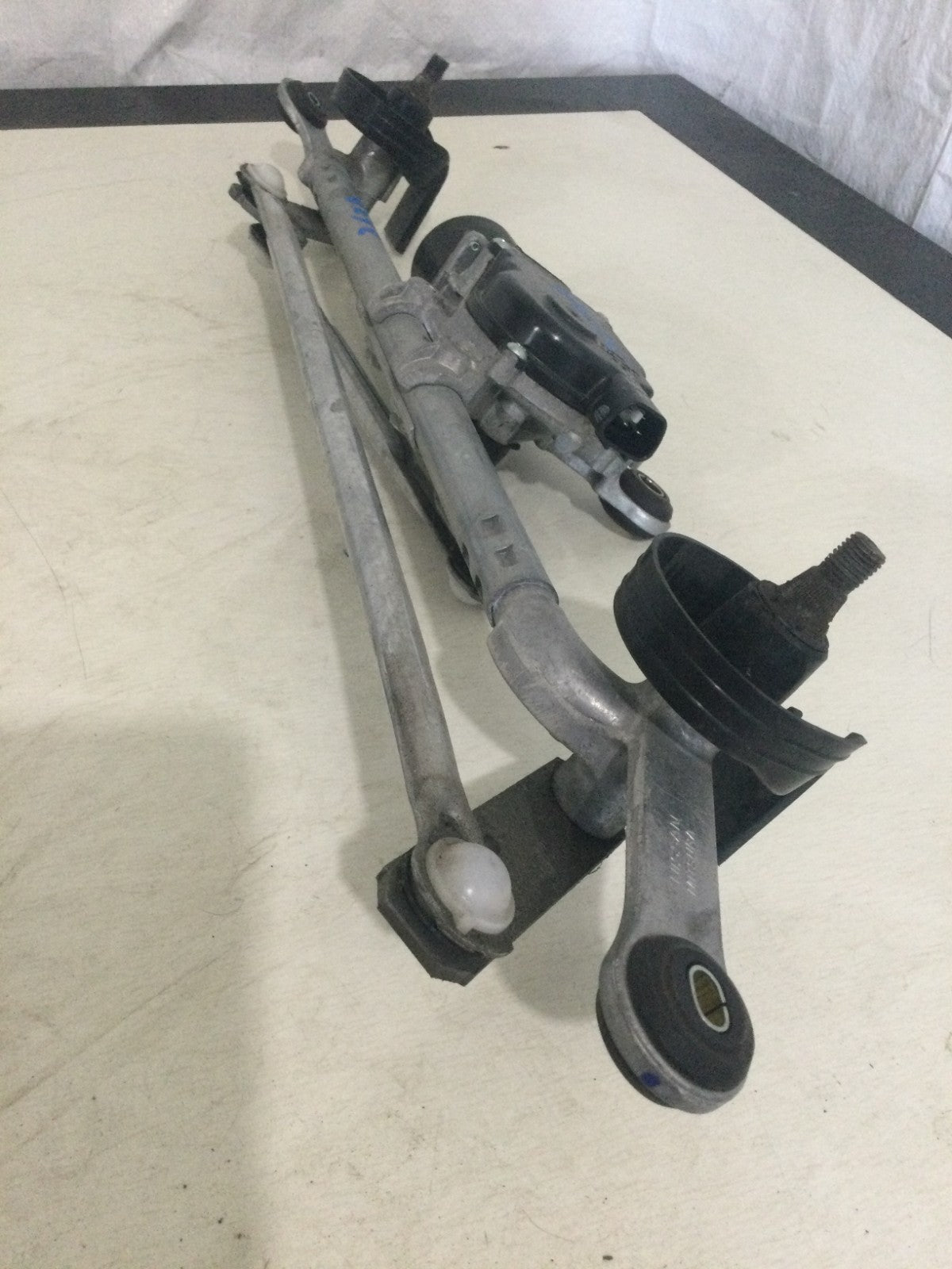 2024 Nissan Rogue 1.5L Front Windshield Wiper Linkage W/ Motor OEM