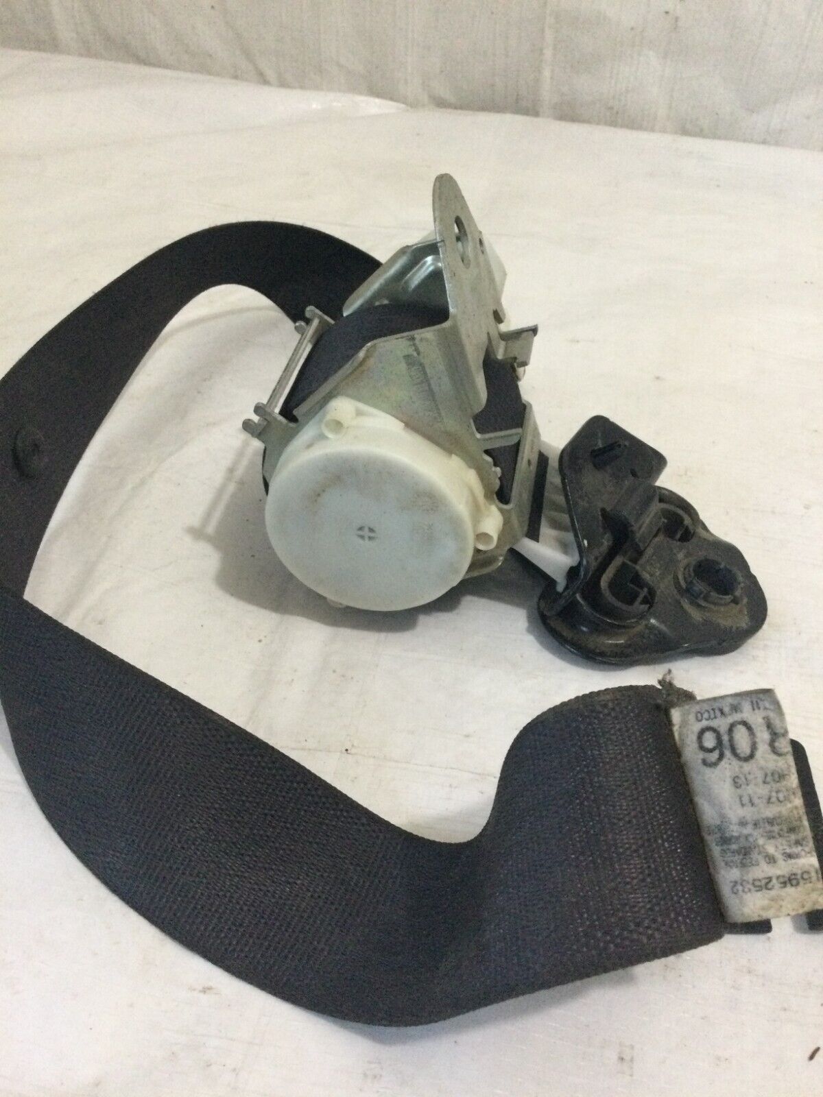 2007-2009 Cadillac Escalade ESV Rear Left Seat Belt OEM