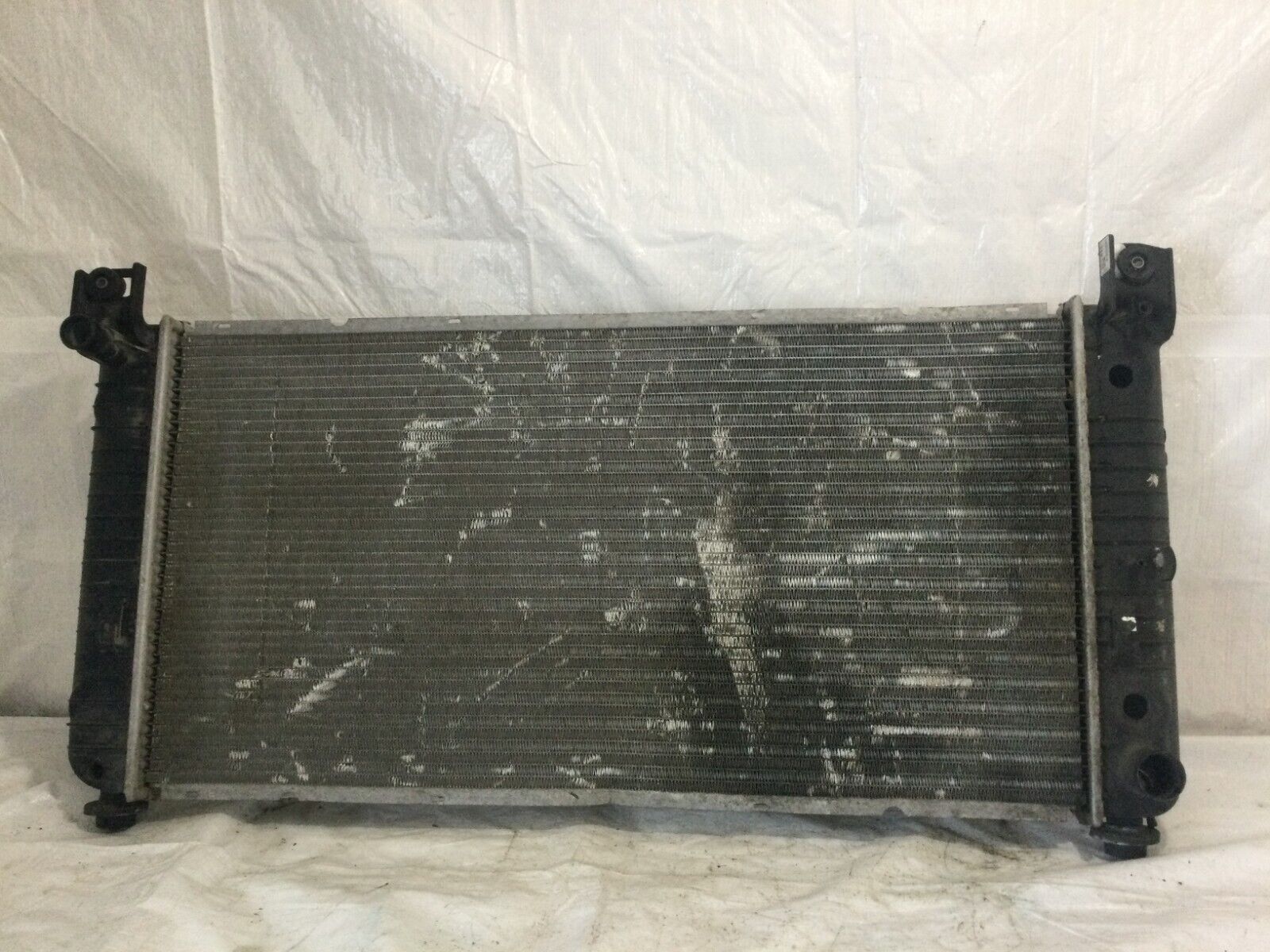 2007 Cadillac Escalade ESV A/T Radiator Assembly OEM 6.2L 15841571