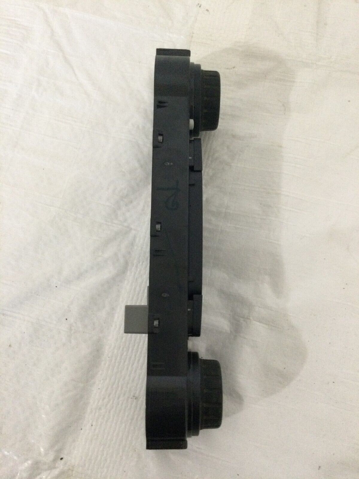 2018 Chevrolet Silverado 1500 Heater AC Temperature Control Unit OEM 84164472