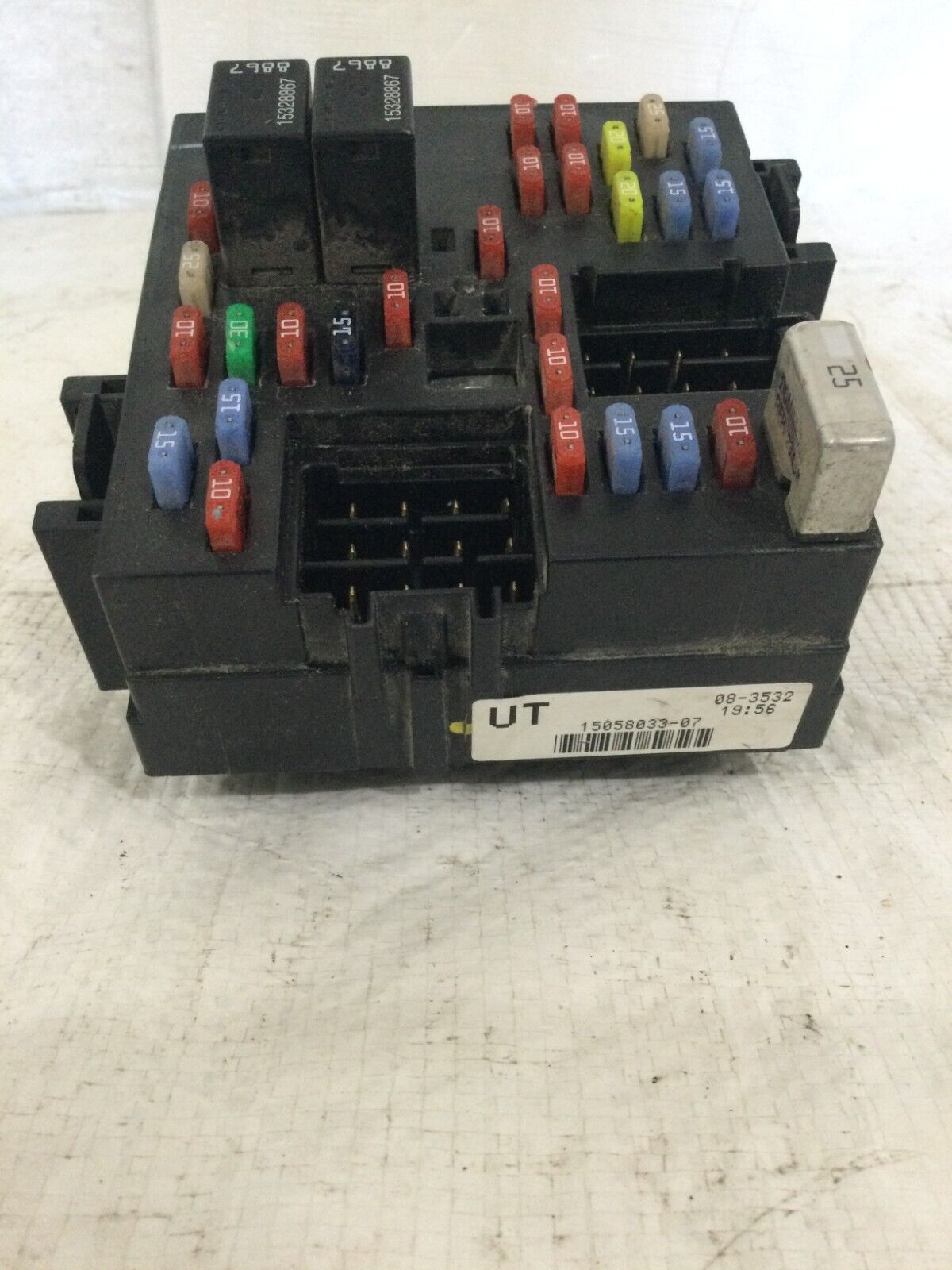 2003-2006 Cadillac Escalade EXT  Dash Fuse Box Relay Module OEM 15058033