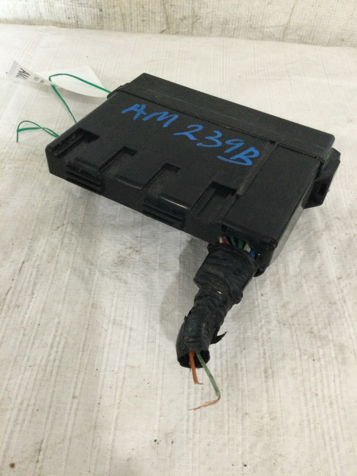 2007 Infiniti G35 3.5L Under Hood Fuse Relay Box OEM