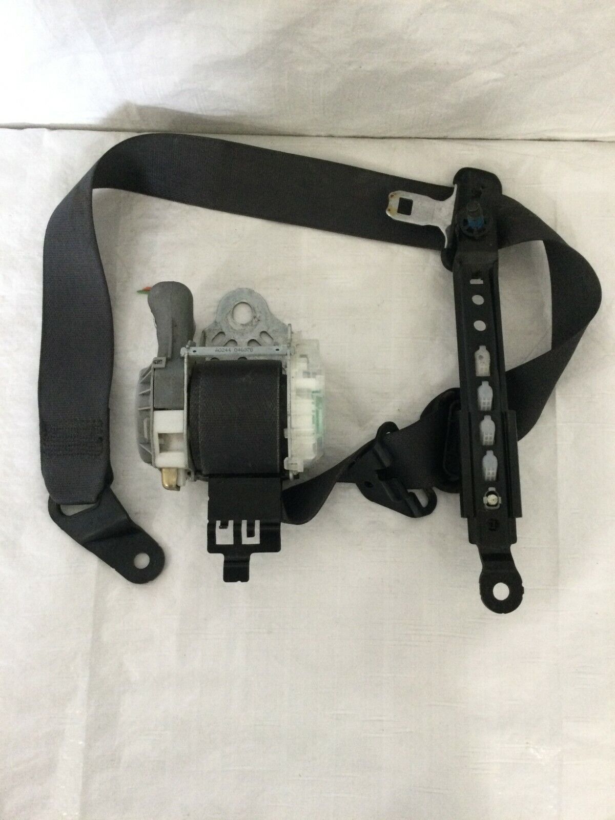 2007 GMC Acadia Front Right Passenger Seat Belt OEM 15806583