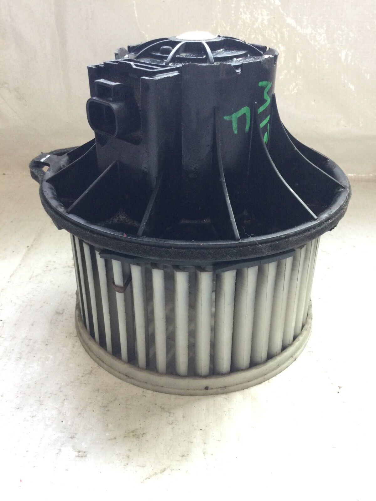 2006 Cadillac Escalade 6.0L A/C Heater Blower Motor OEM 52408152