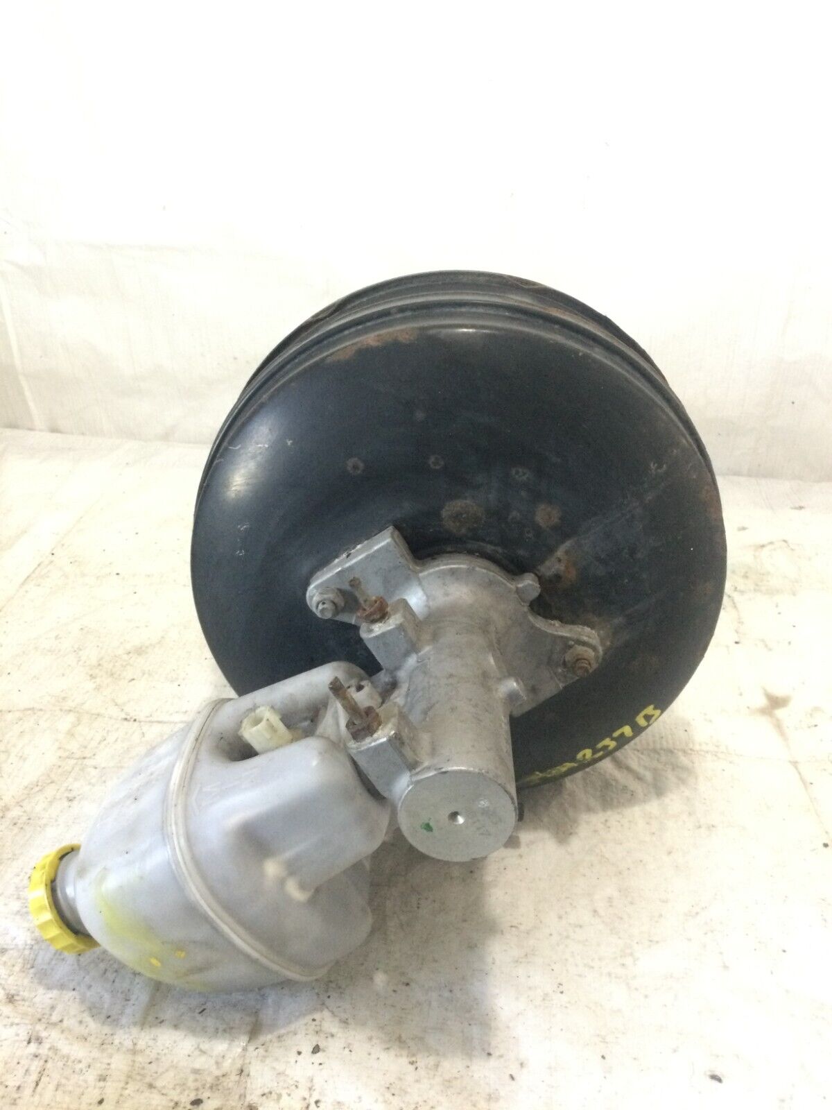 2004 Dodge Ram 1500 Power Brake Booster W/ Reservoir OEM