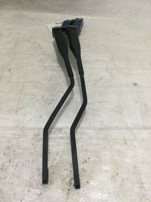 2016 Ram 2500 Front Wiper Arm Set Left And Right OEM