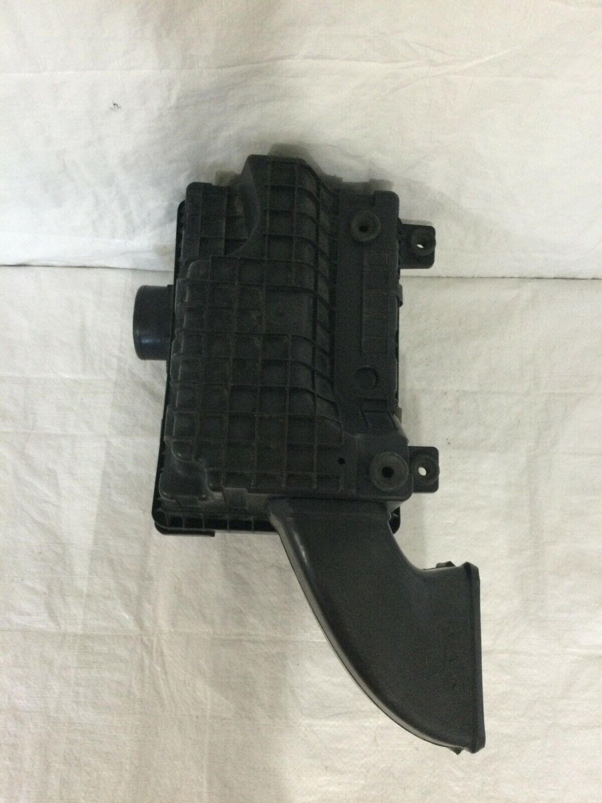 2005 Dodge Ram 2500 Air Cleaner Filter Box Assembly OEM 53032670AB 5.7L