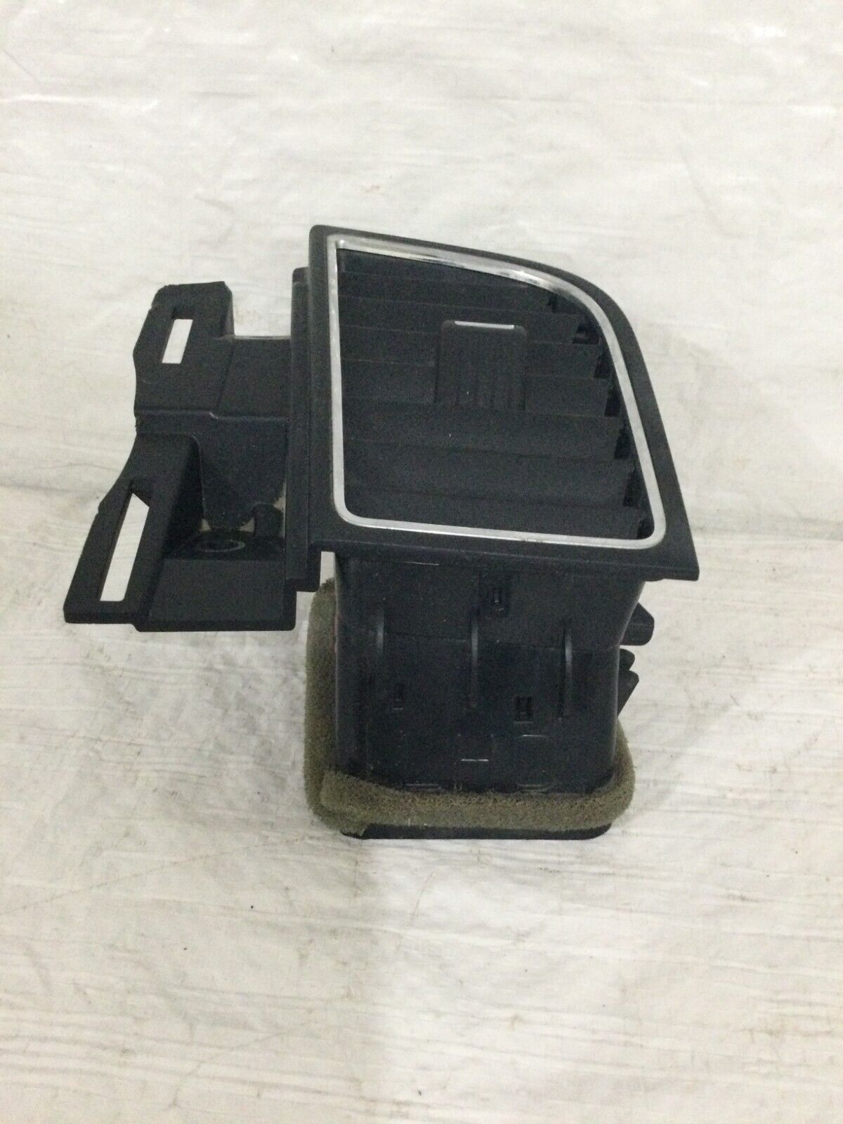 2019 Ford Taurus Left Driver Dash Air Vent OEM LH