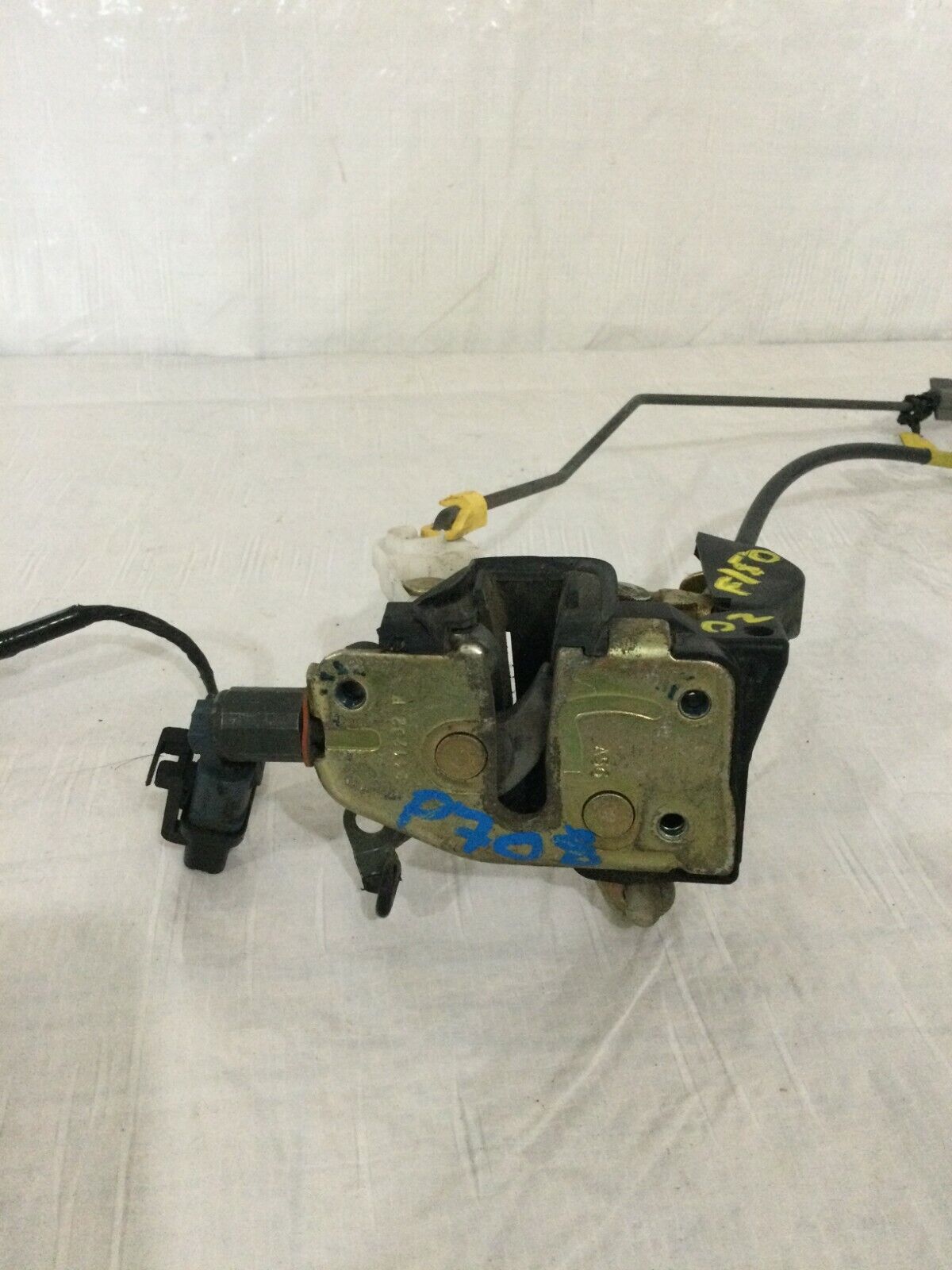 2002 Ford F-150 F150 Front Right Door Lock Actuator W/ Inner Door Handle OEM RH