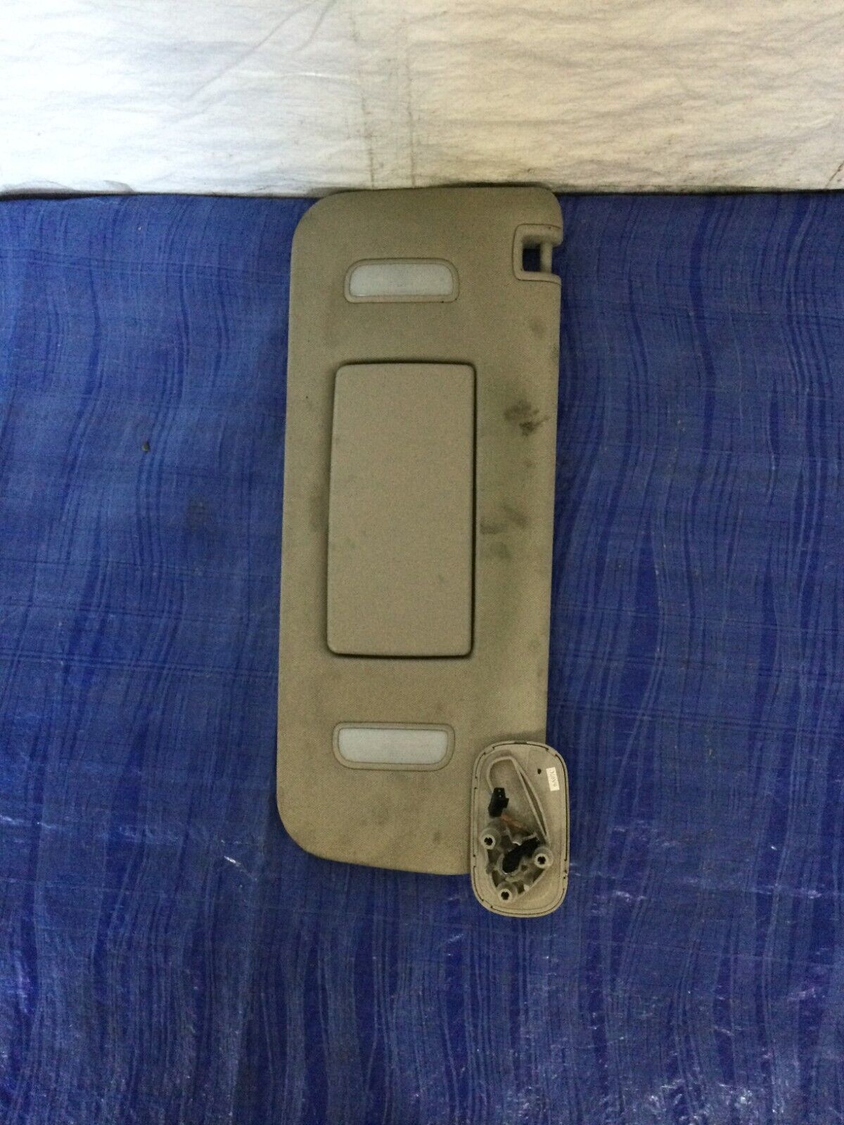 2007-2009 Cadillac Escalade ESV Illuminated Sun Visor Right Side OEM