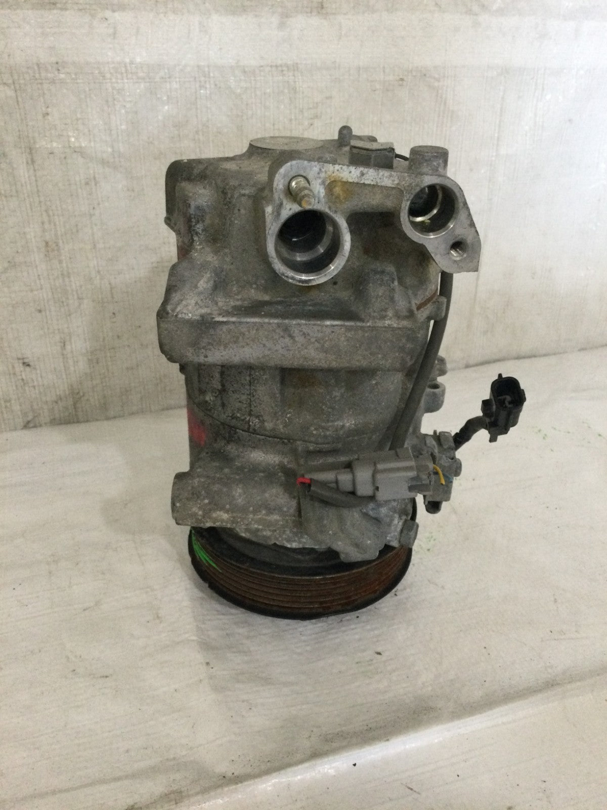 2018 Nissan Rogue 2.5L A/C Air Compressor OEM 92600 4BB2A MARKED DAMAGE