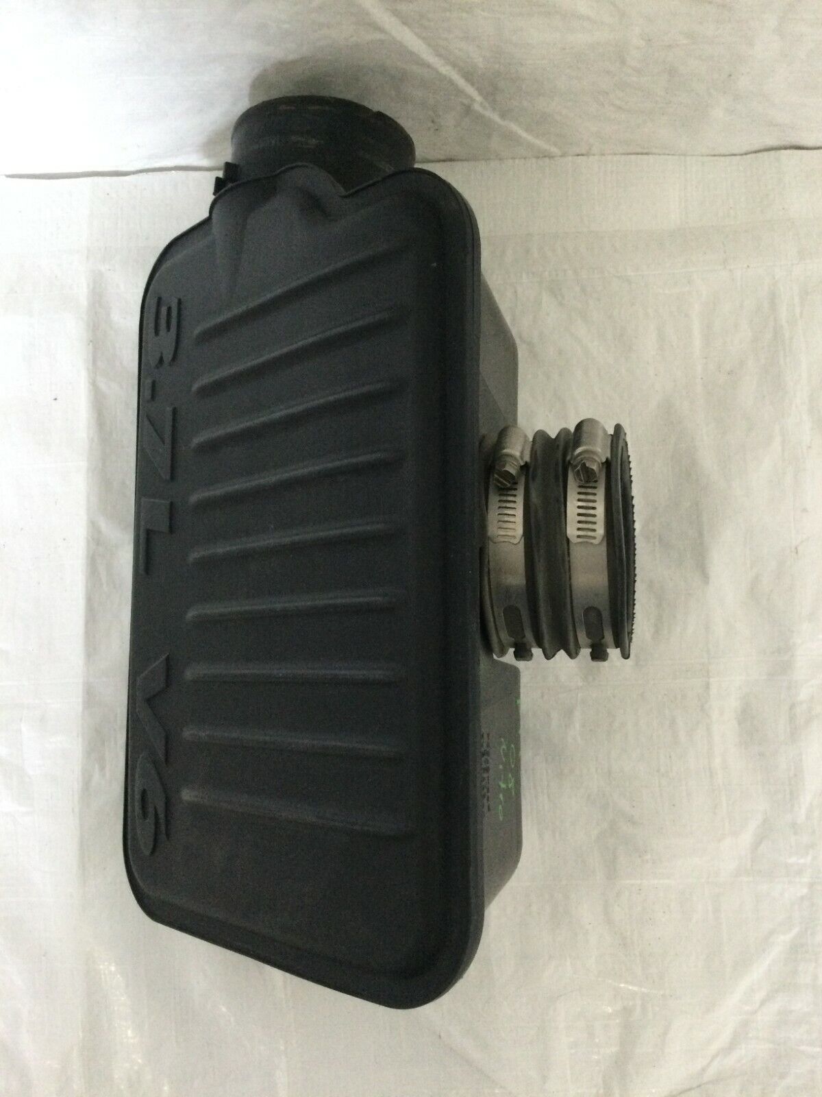 2007-2008 Dodge Nitro 3.7L Air Box Resonator Intake Cleaner 04880319AA OEM