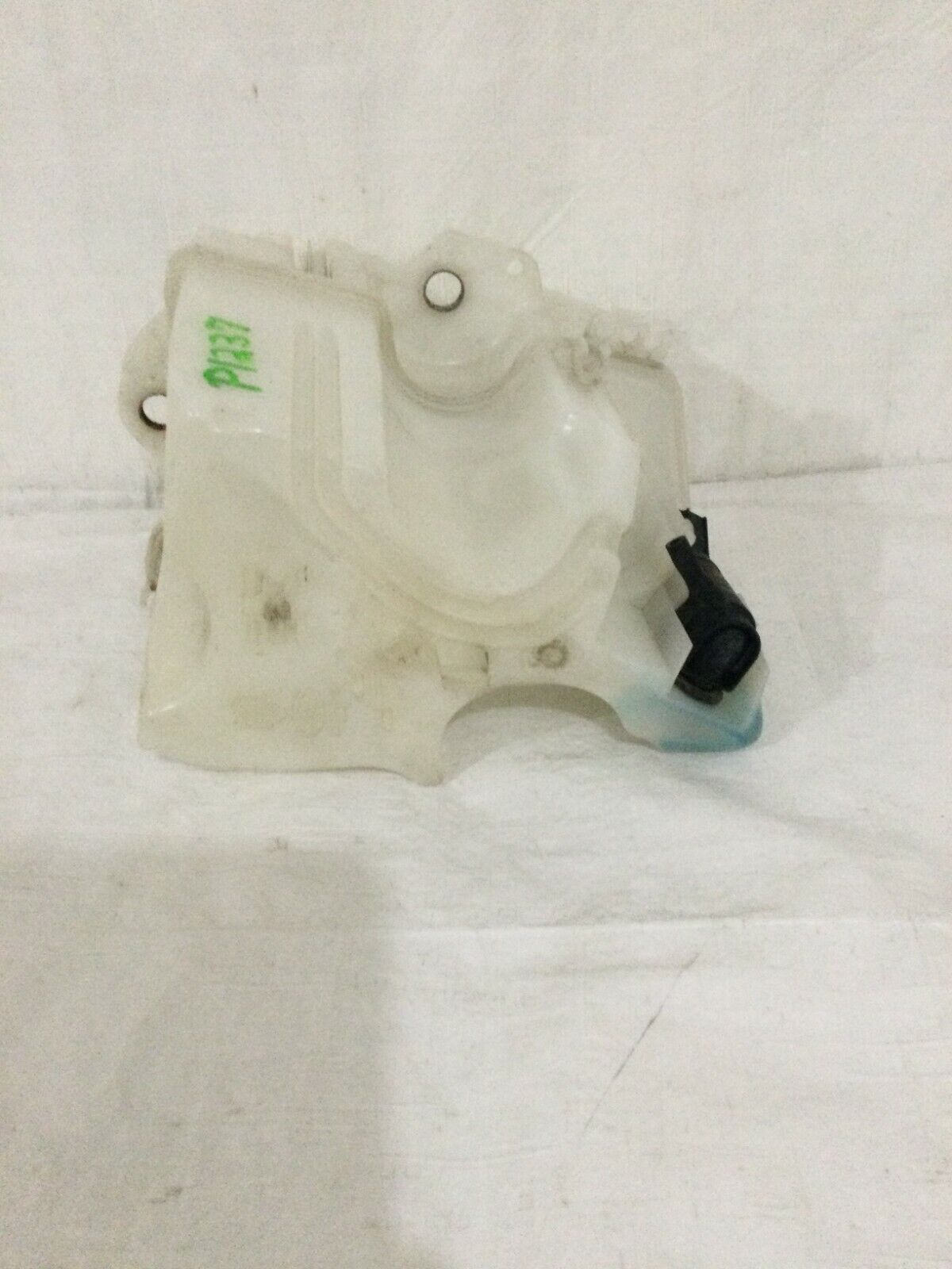 2006 Volvo V70 Windshield Washer Fluid Reservoir 9178881 OEM