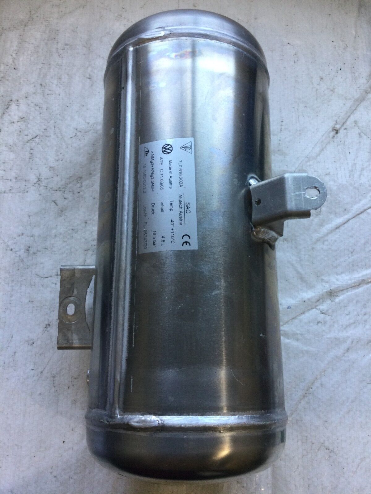 2007 Volkswagen Touareg Air Suspension Pressure Tank Accumulator 7L0616202A OEM