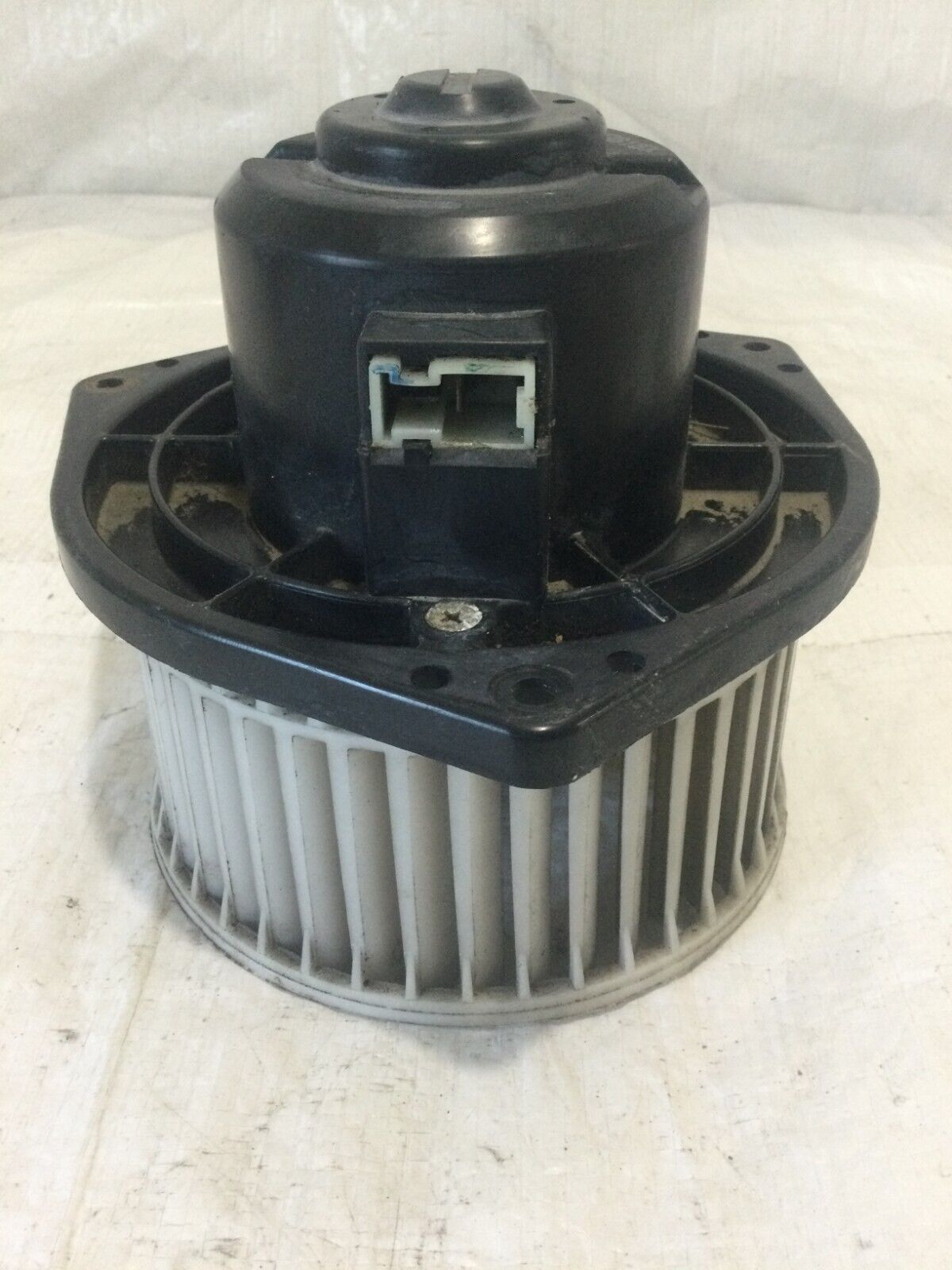 2001 Nissan Xterra A/C Heater Blower Motor OEM