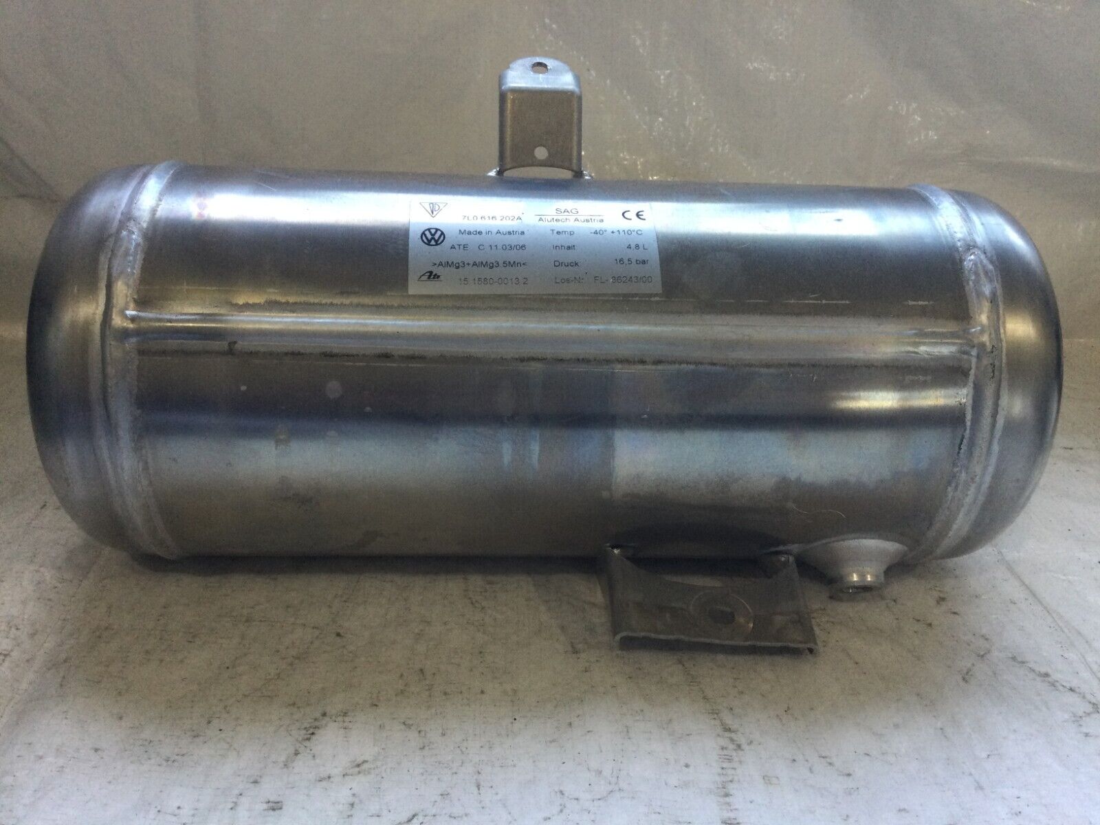 2007 Volkswagen Touareg Air Suspension Pressure Tank Accumulator 7L0616202A OEM