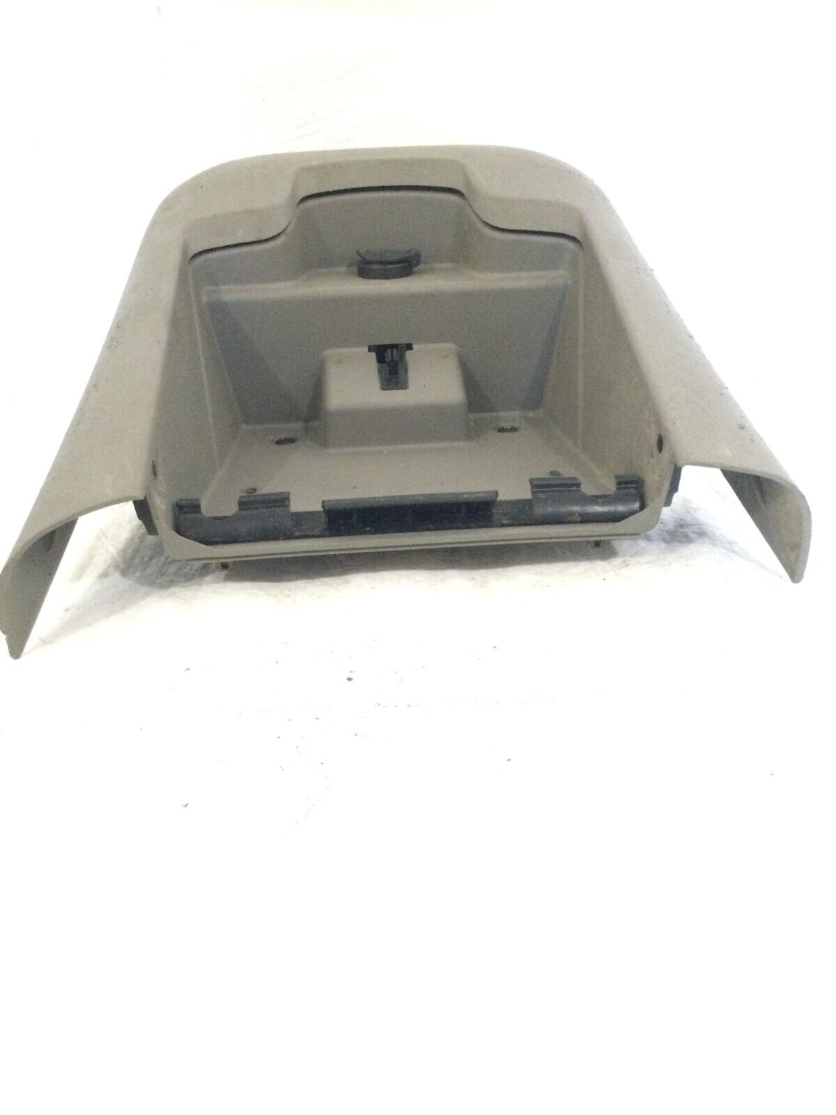 2003-2006 Cadillac Escalade Rear Center Vent W/ Radio Audio Control Jack Switch