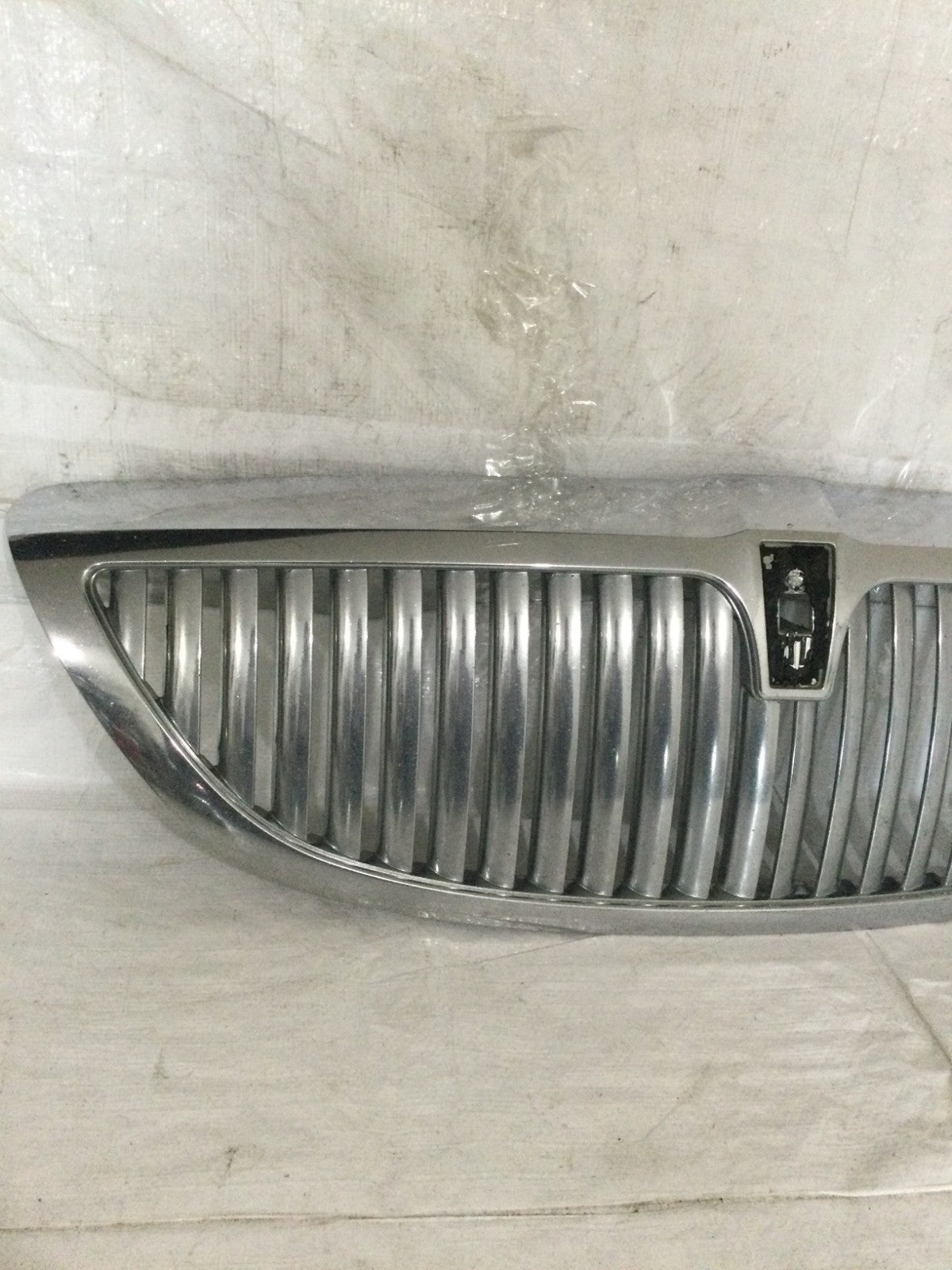 2003-2011 Lincoln Town Car Grille OEM 6W13-8200-AA