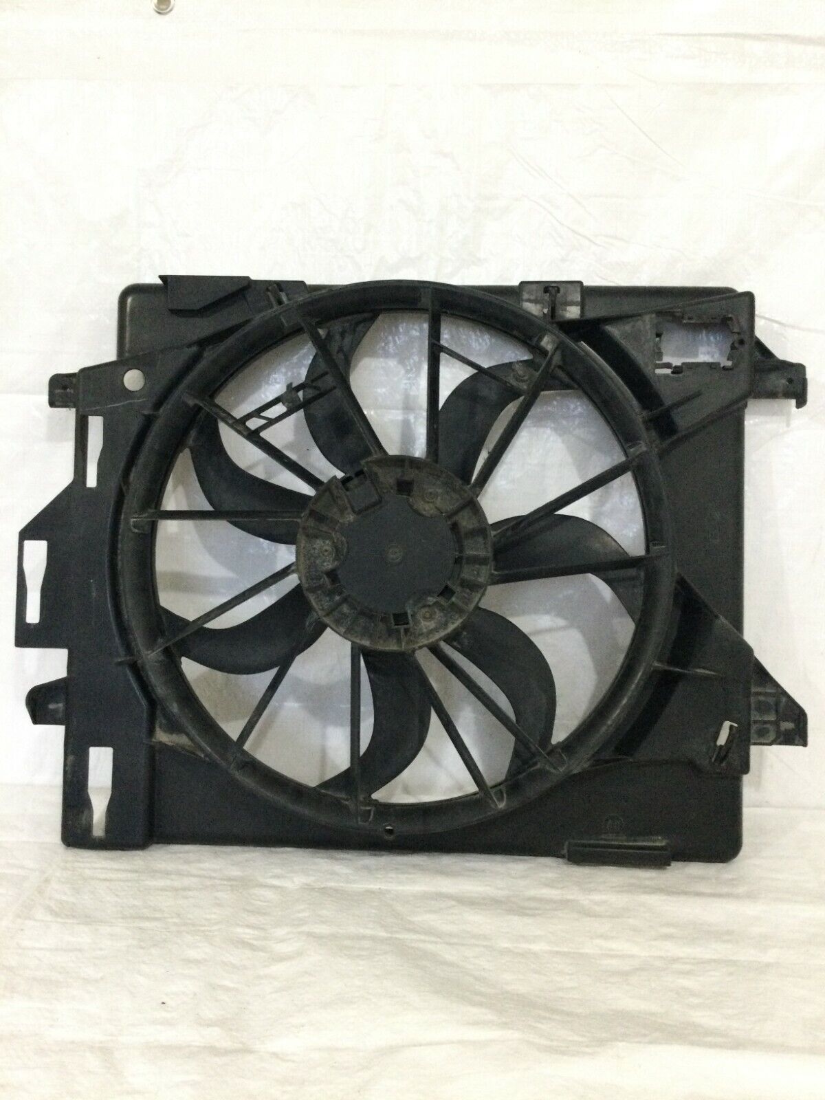 2017 Dodge Grand Caravan Radiator Cooling Fan Assembly 05005144AG OEM