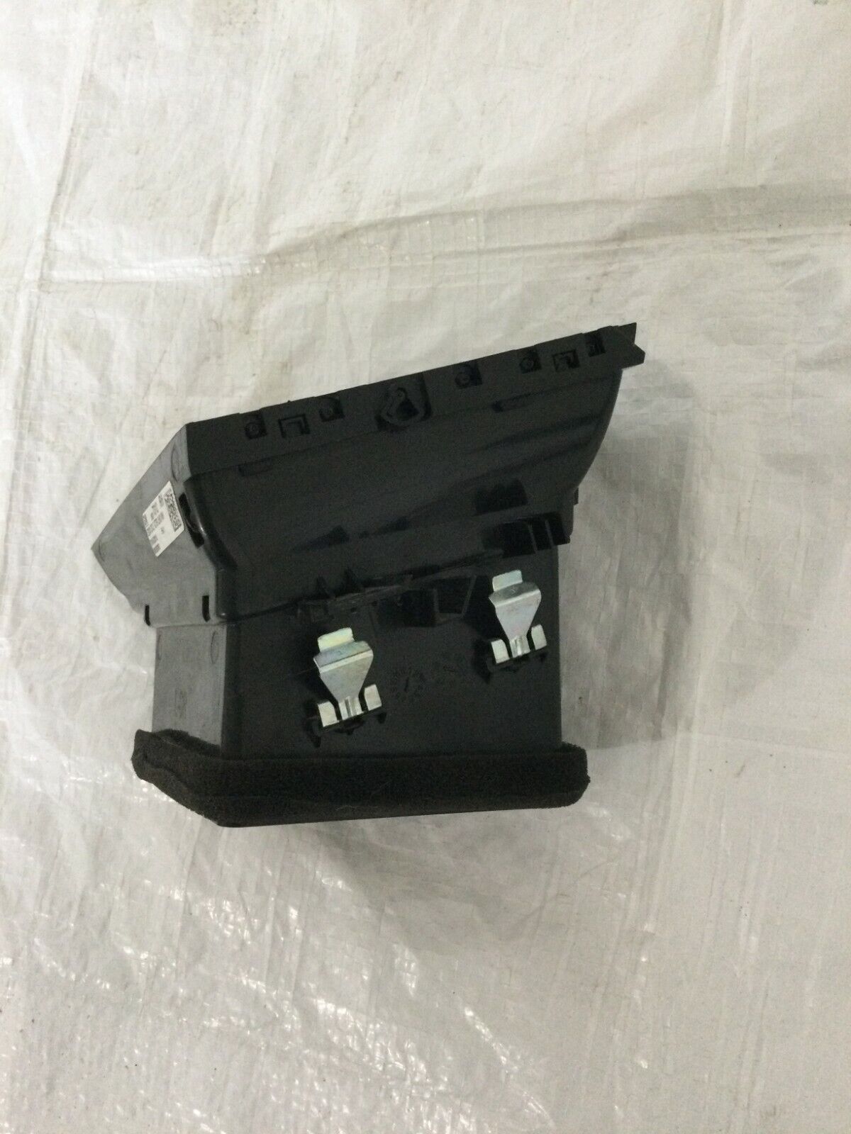 2018-2020 Buick Regal Preferred II Dash Right Center Air Vent OEM 39017312