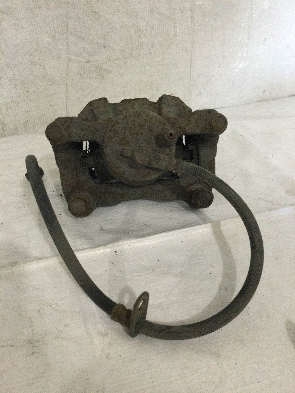 2004 Toyota Matrix Front Right Brake Caliper OEM