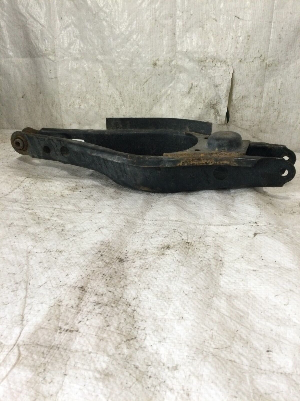 2016 Toyota Rav4 Lower Control Trailing Arm Rear Right OEM