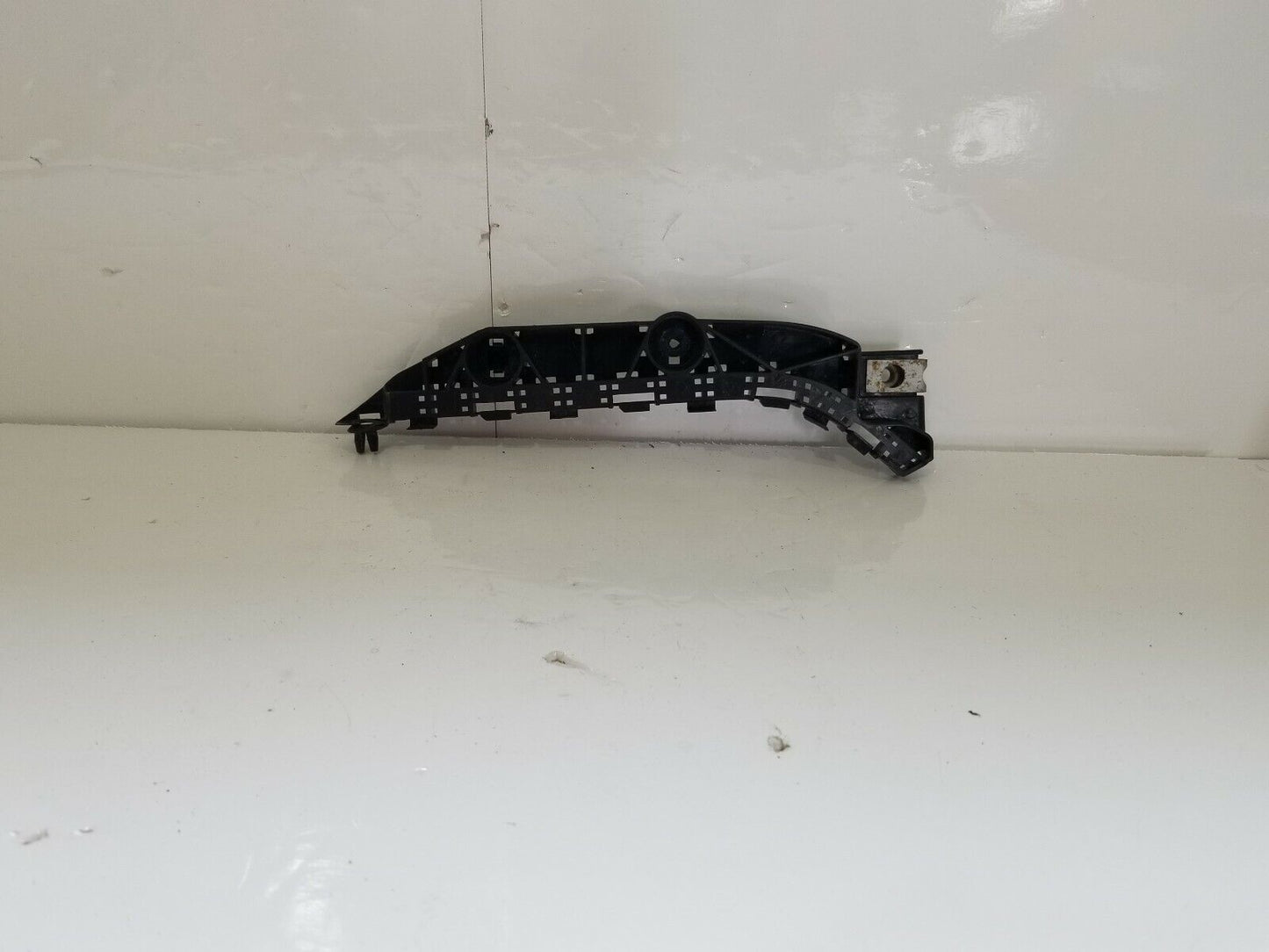 2006 Acura CSX Front Left Headlight Mounting Bracket OEM