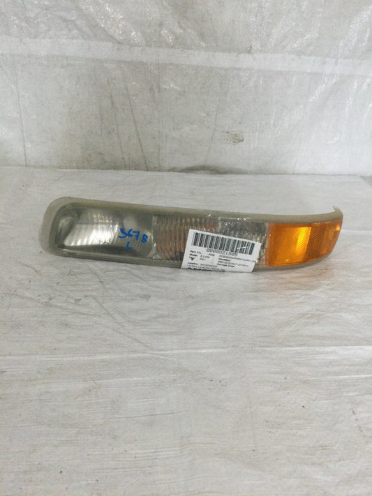 2001 Chevrolet Silverado 2500 LH Driver Front Turn Signal Running Light Lamp OEM