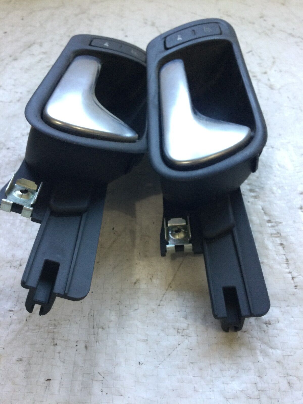 2006 Volkswagen Jetta Front Right Interior Door Handle OEM 1K2837114