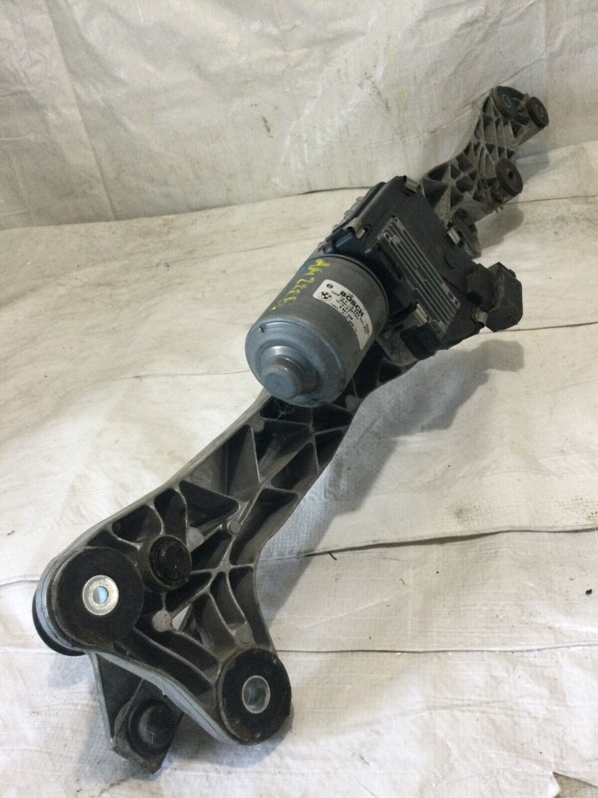2004 BMW 745I Front Wiper Motor OEM 0390241832